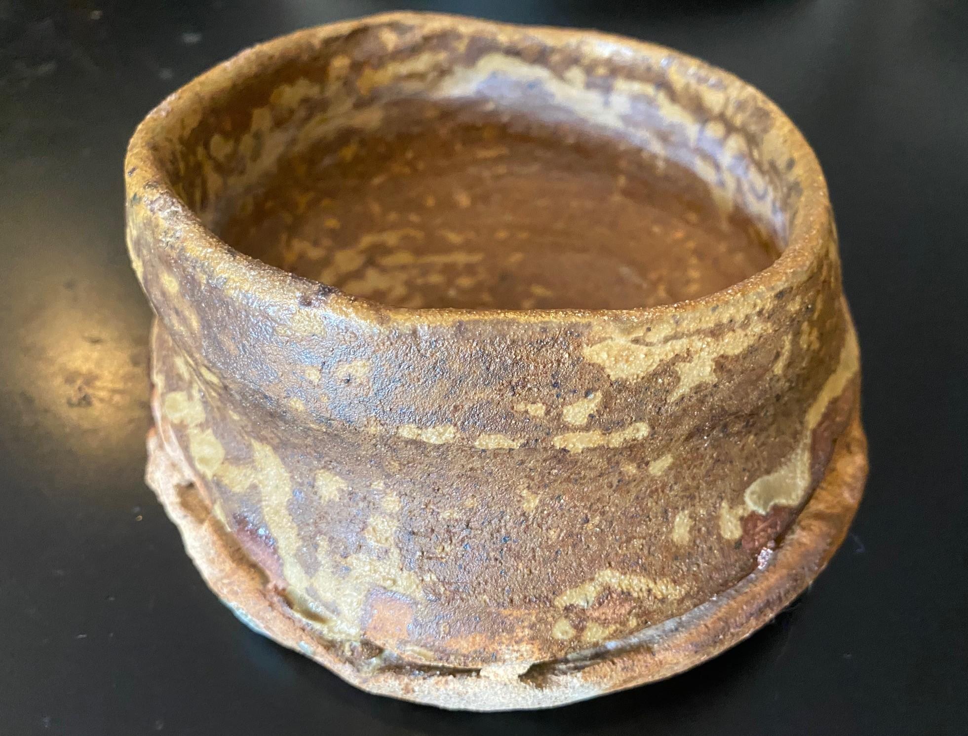 Peter Voulkos ha firmato la ciotola da tè Chawan dello Studio Pottery della California, moderna e astratta. in vendita 1