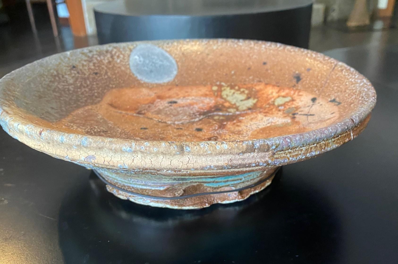 Cotto in fornace Peter Voulkos ha firmato il piatto da parete moderno Anagama Fired California Pottery in vendita