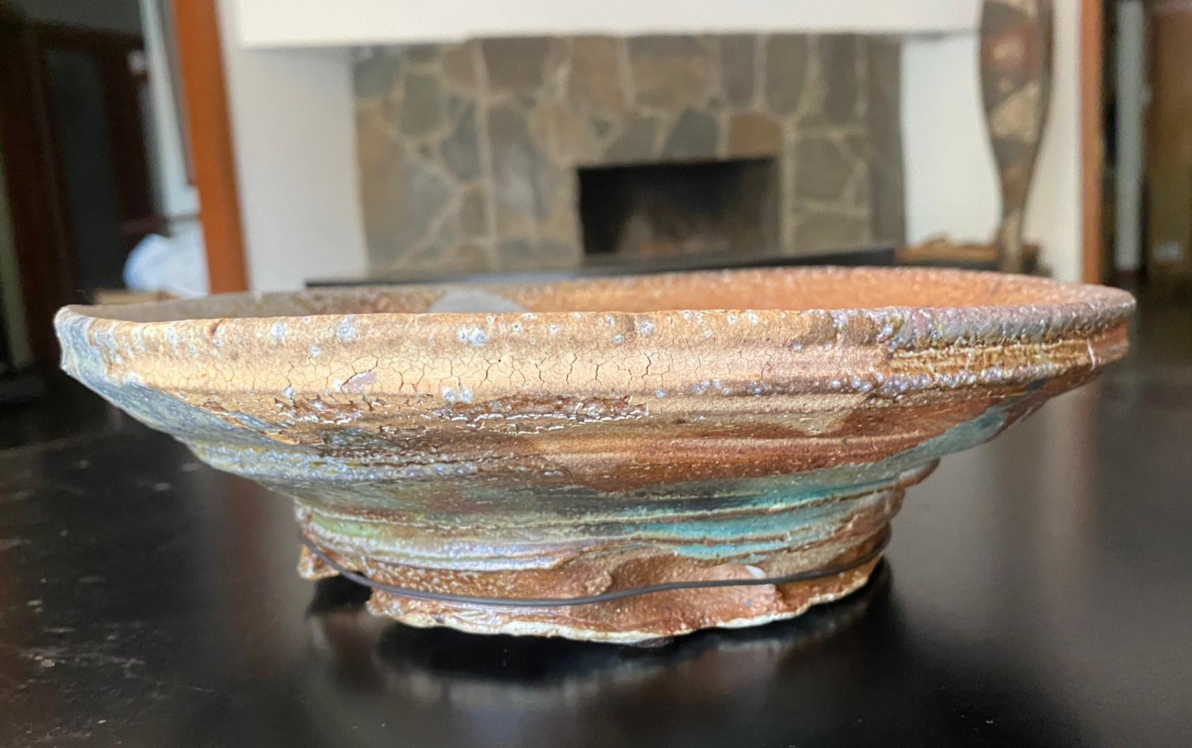 Fine XX secolo Peter Voulkos ha firmato il piatto da parete moderno Anagama Fired California Pottery in vendita