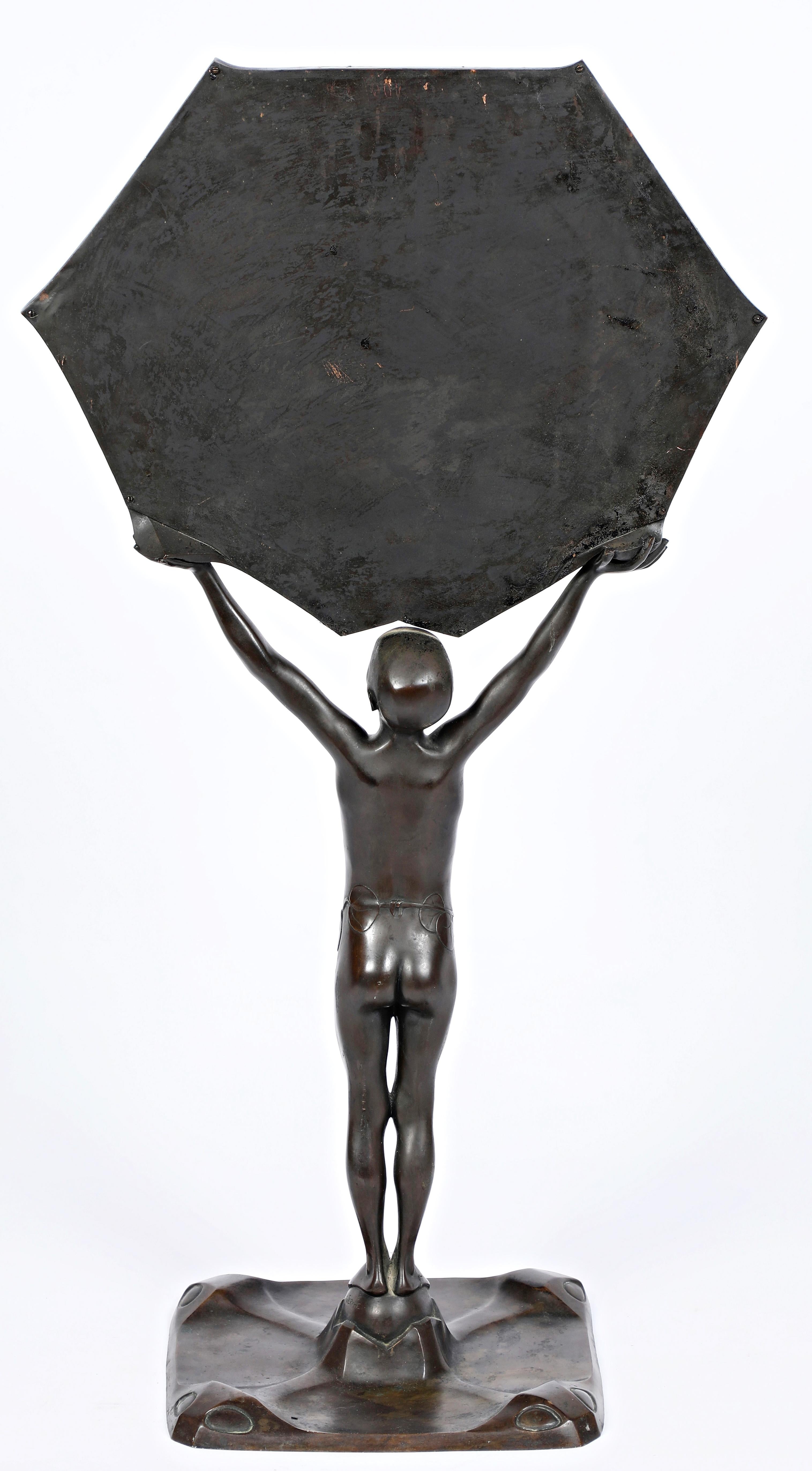 Grande specchio a stelo in stile Art Nouveau con giovane nudo, bronzo in vendita 3