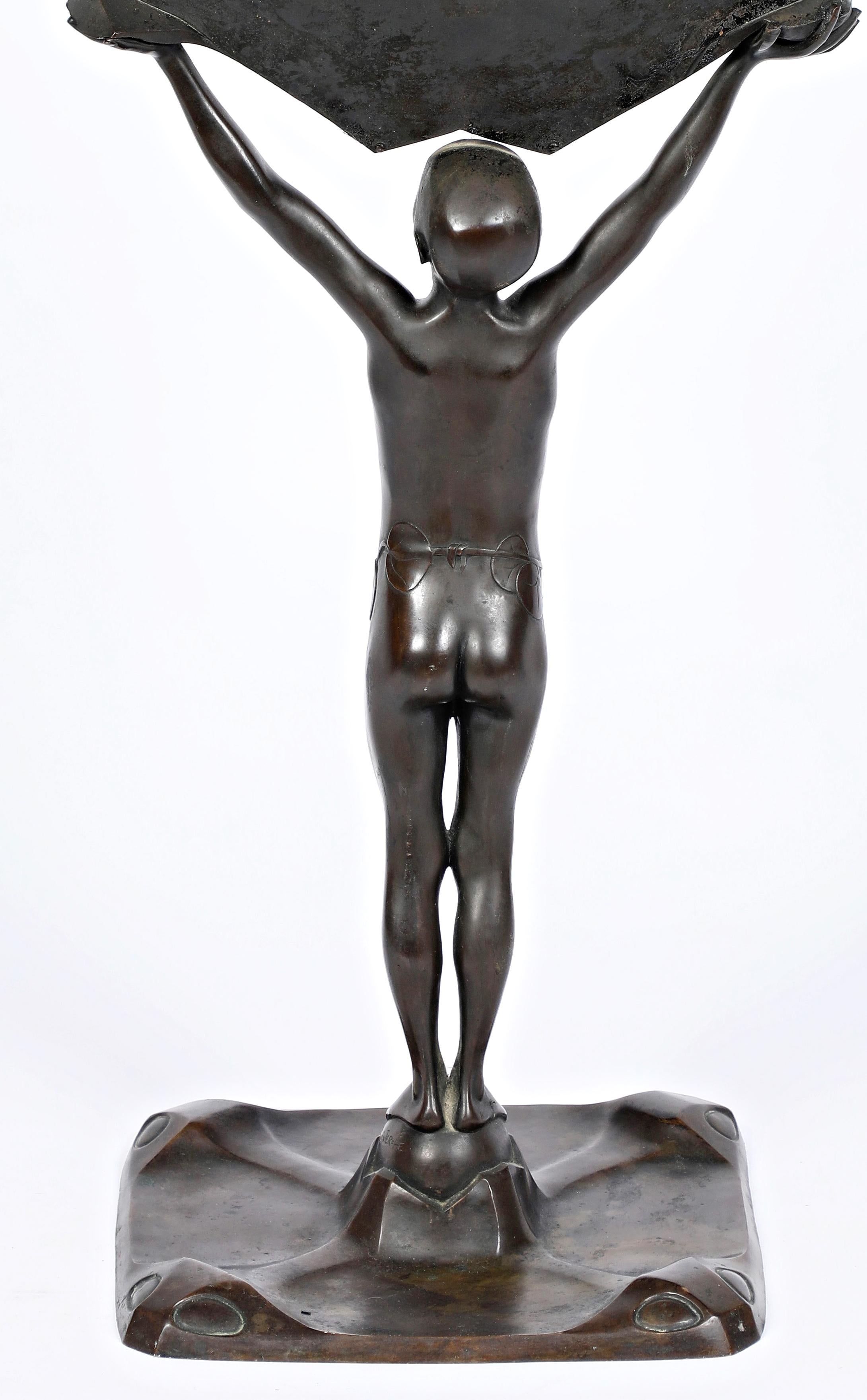 Grande specchio a stelo in stile Art Nouveau con giovane nudo, bronzo in vendita 4