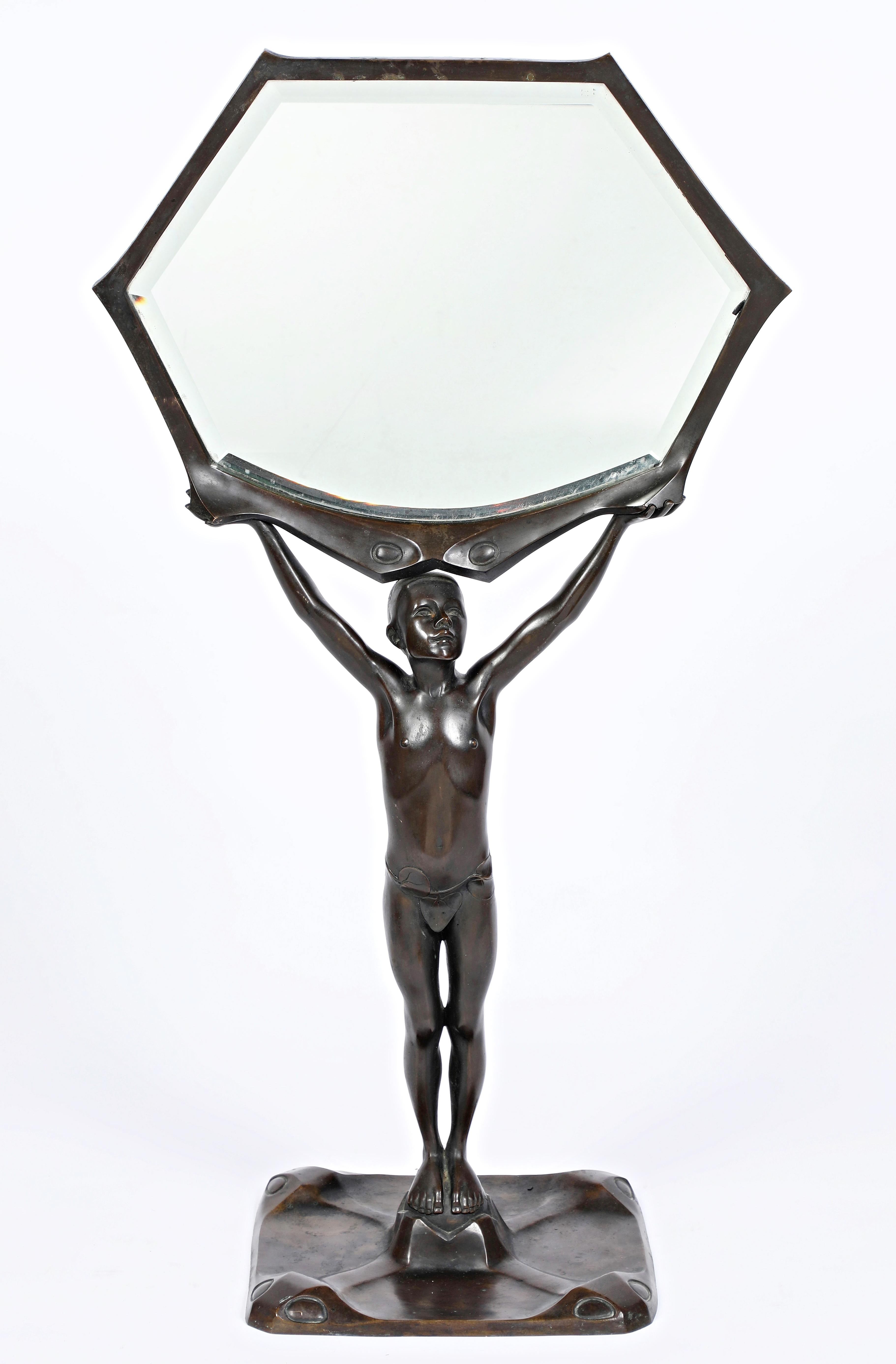 Nude Sculpture di Peter Winter-Heidingsfeld - Grande specchio a stelo in stile Art Nouveau con giovane nudo, bronzo