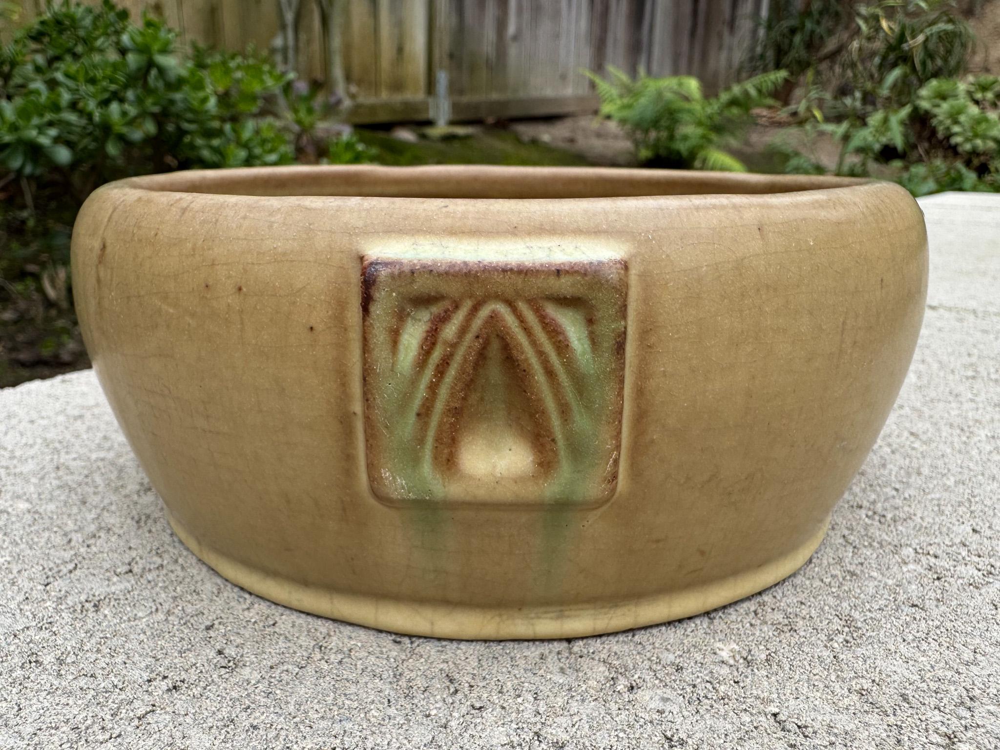 20th Century Peters & Reed Zanesville Arts & Crafts Ceramic Bowl, United States, c.1920 For Sale