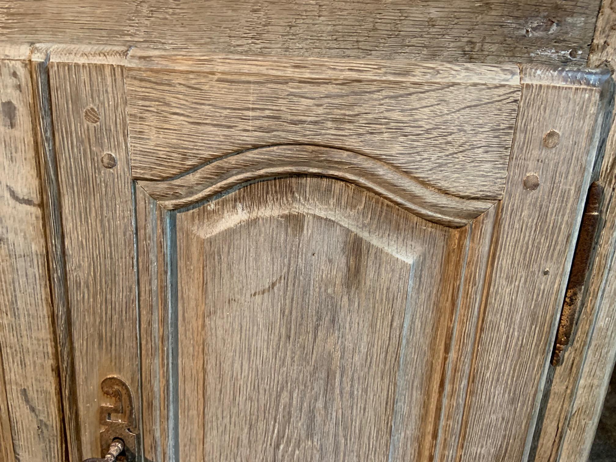 Oak Petit 19th Century Provencal Buffet, Side Cabinet 