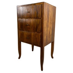 Petit cabinet ancien à trois tiroirs