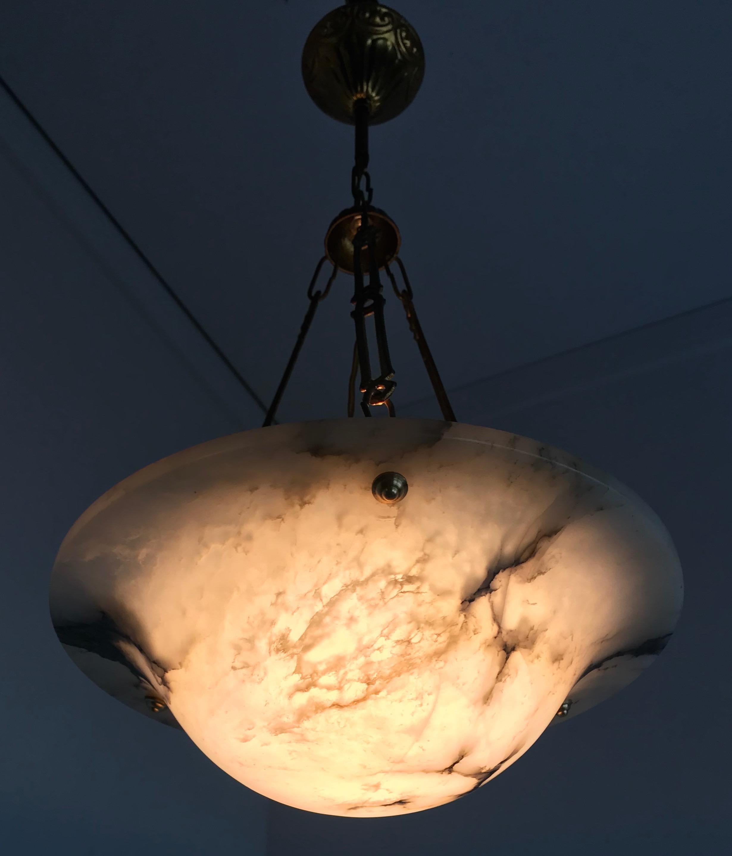 Small Art Deco Alabaster Pendant Light with White & Black Veins & Stunning Chain 10