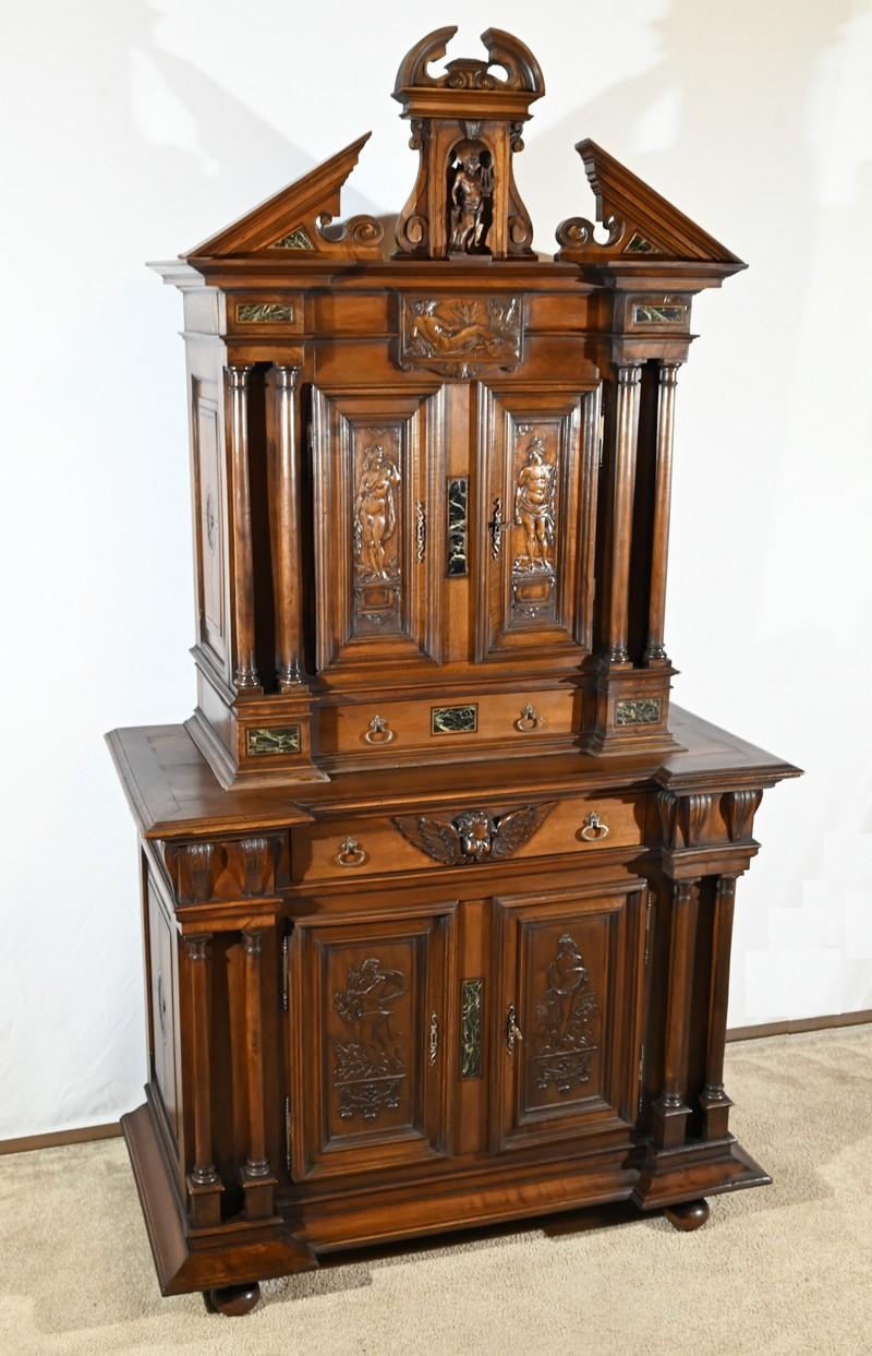 Rinascimento Piccolo buffet a due corpi in noce massiccio, stile rinascimentale - metà del XIX secolo in vendita
