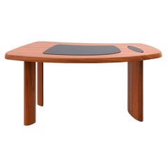 Petit Bureau en forme de libre PRO, by Charlotte Perriand for Cassina