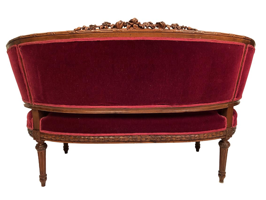 Petit canapé corbeille de style Louis XVI For Sale 1