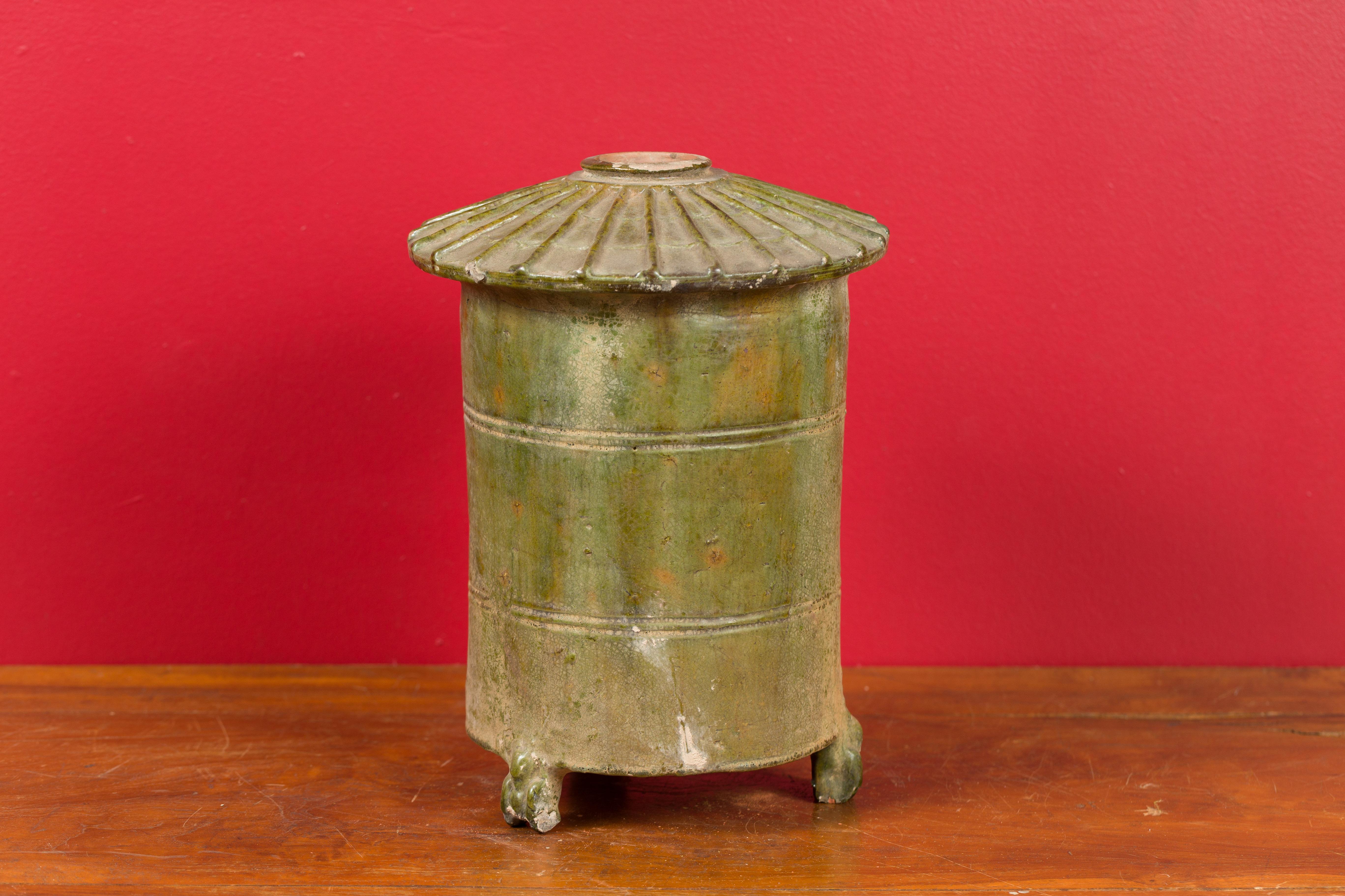 Petit Chinese Ming Dynasty 17th Century Terracotta Granary with Verdigris Patina For Sale 5