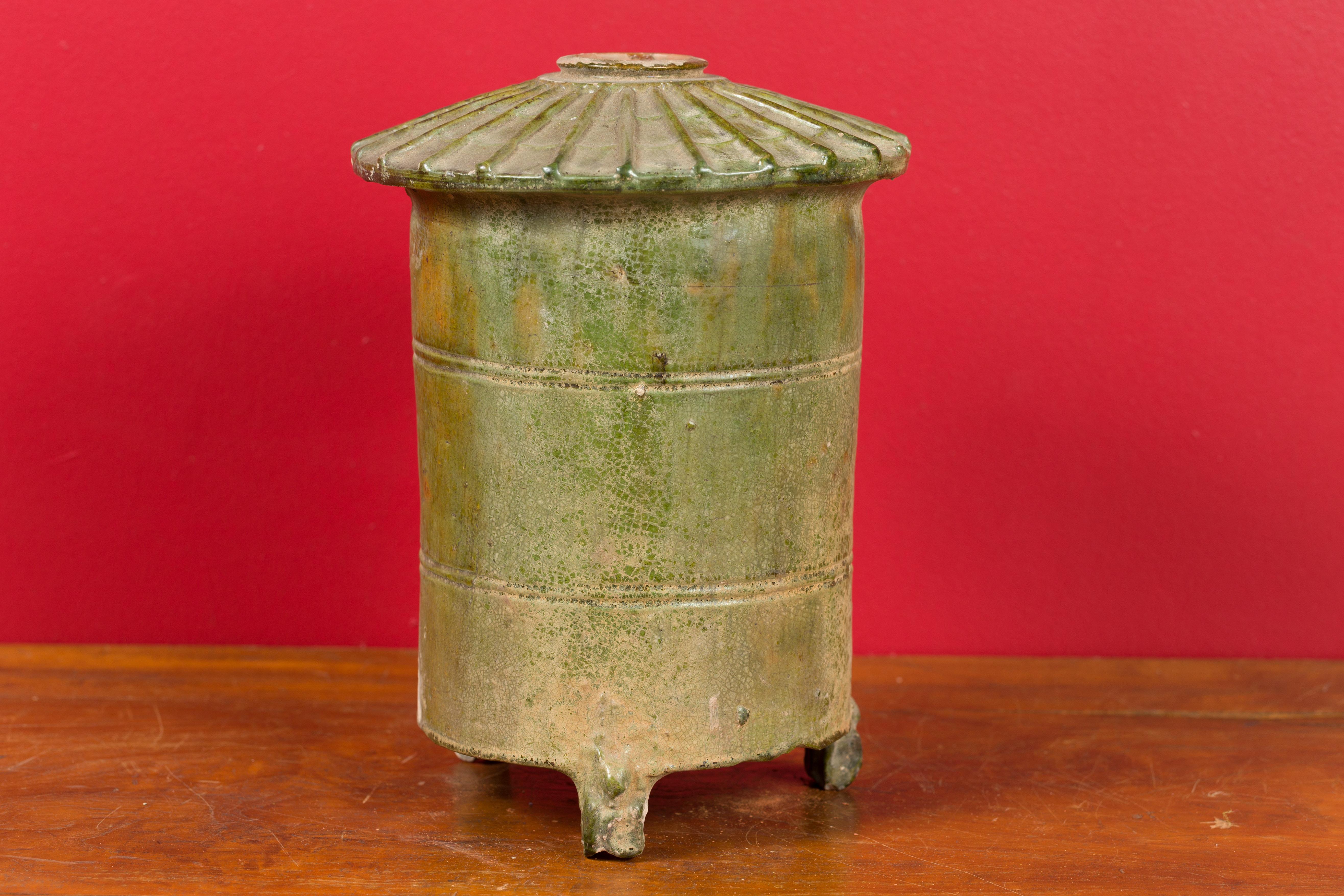 Petit Chinese Ming Dynasty 17th Century Terracotta Granary with Verdigris Patina For Sale 4