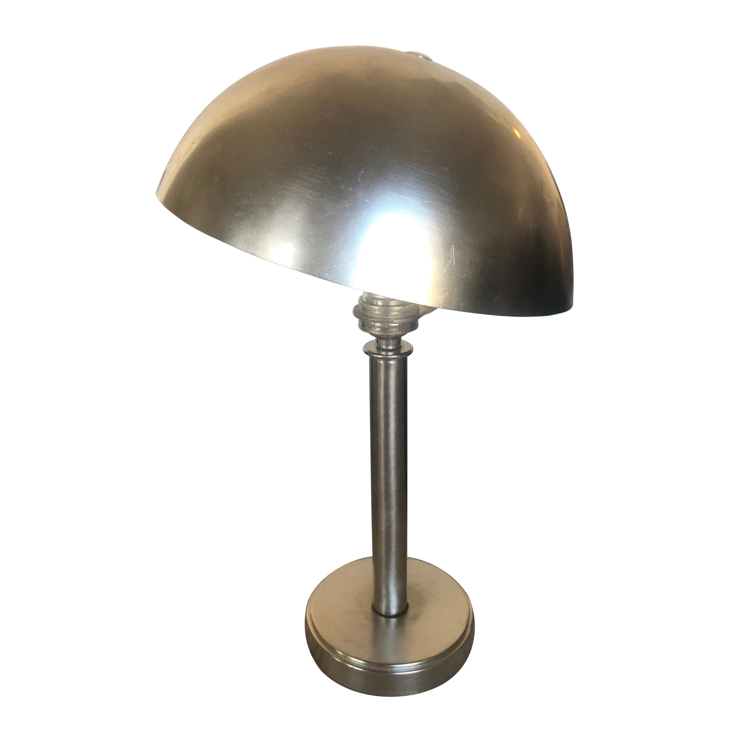 Petite lampe de table Art Déco française en bronze nickelé