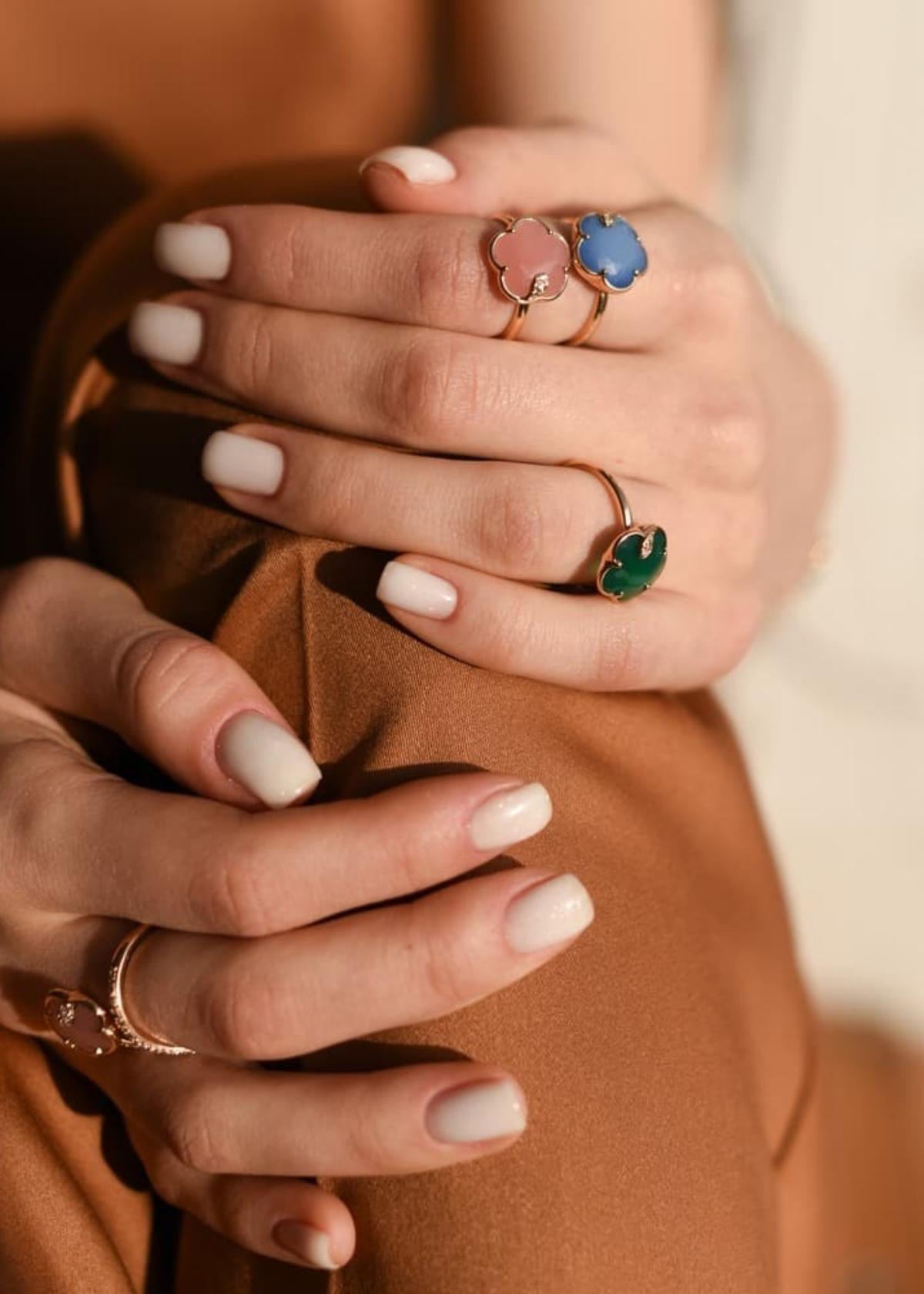 Petit Joli Ring in 18k Rose Gold with Blue Moon (White Agate and Lapis Lazuli doublet), White and Champagne Diamonds.

Petit Joli is a floral dream on your skin. The collection is designed for women always blooming in a free soul. This collection