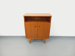 Petit meuble de rangement vintage style scandinave en teck des années 60