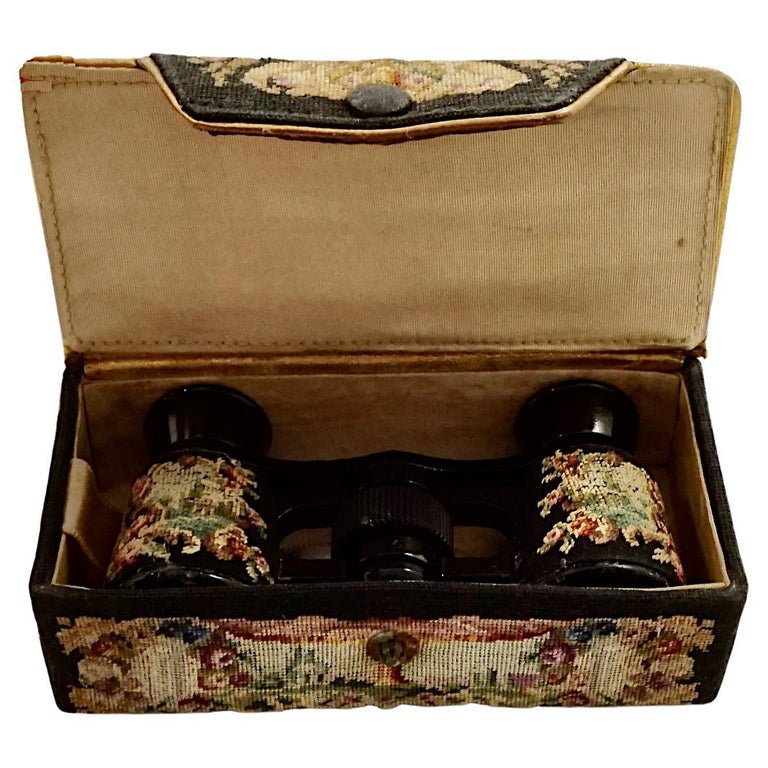 Sold at Auction: Petit point Closine beaded vintage purse