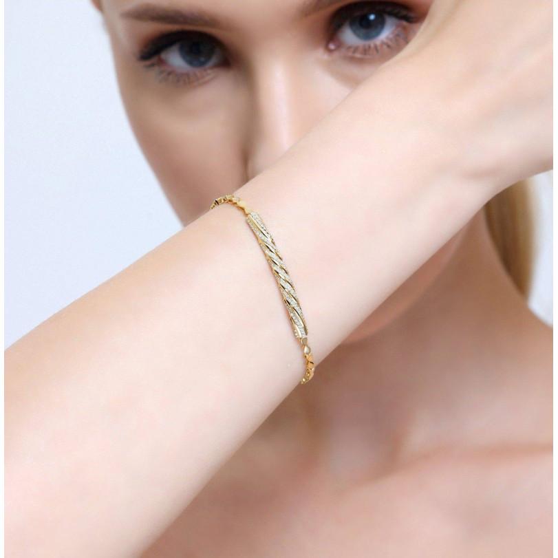 Modern 0.42ct Cylinder Shaped Diamond And Solid Gold Bracelet For Sale