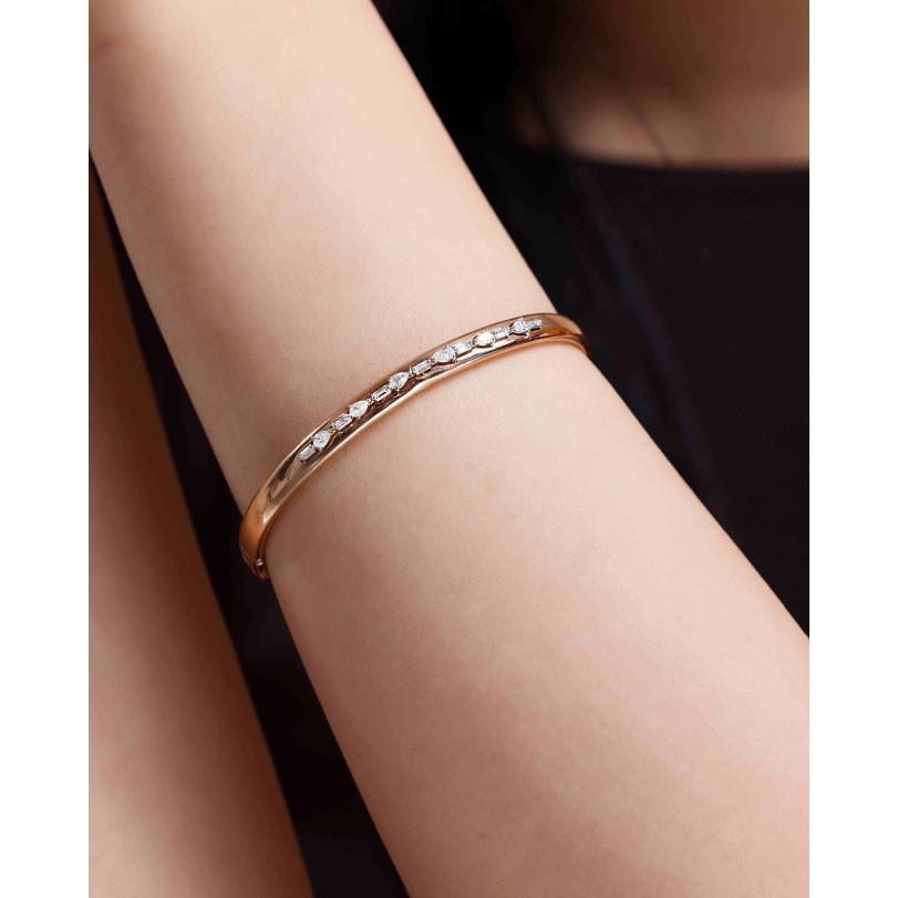Women's 0.52ct Mix Diamonds And Rose Gold Bangle Bracelet For Sale