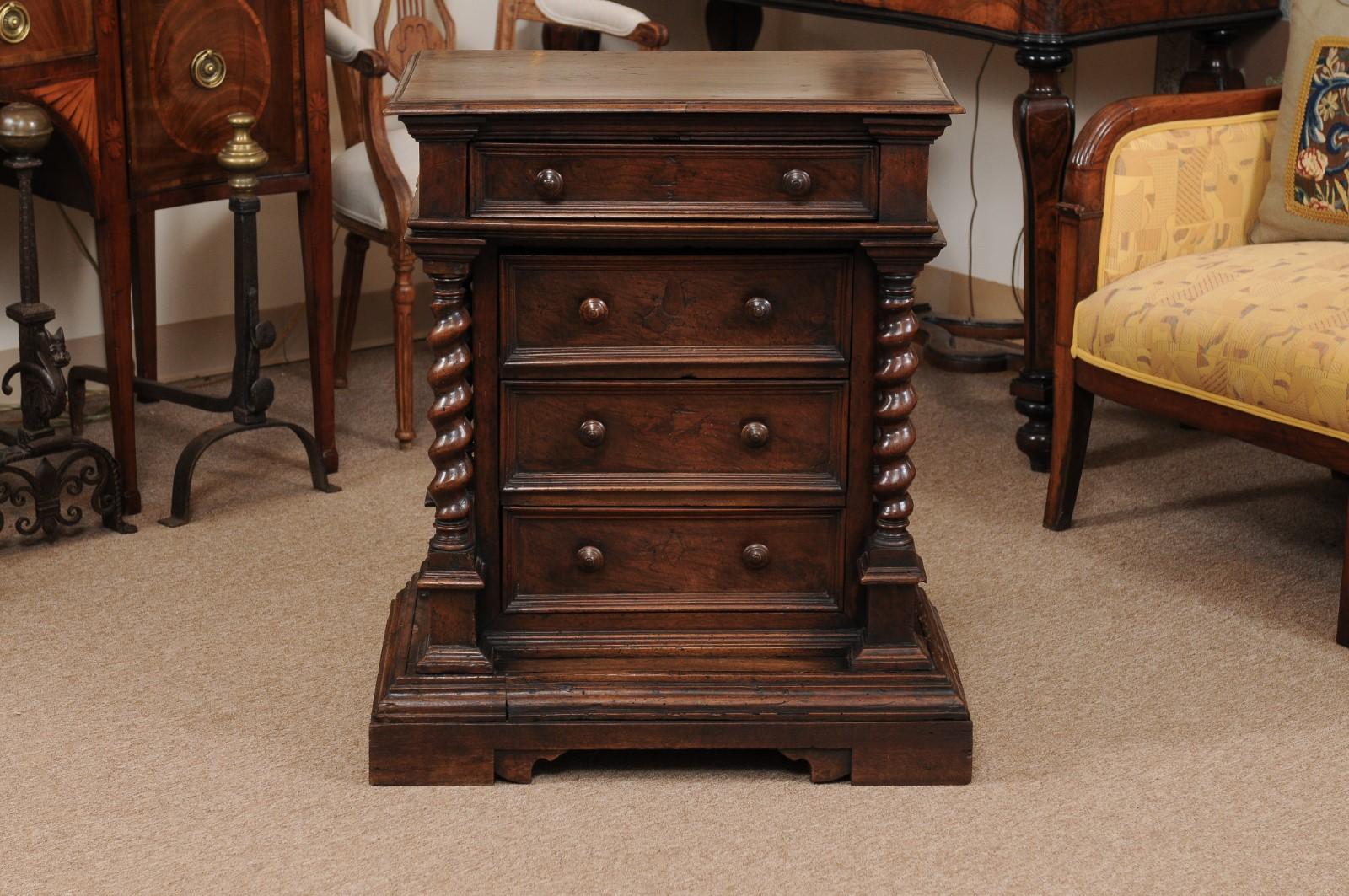 Petite 18th Century Italian Walnut Commode with 4 Drawers & Barley Twist Detail For Sale 7