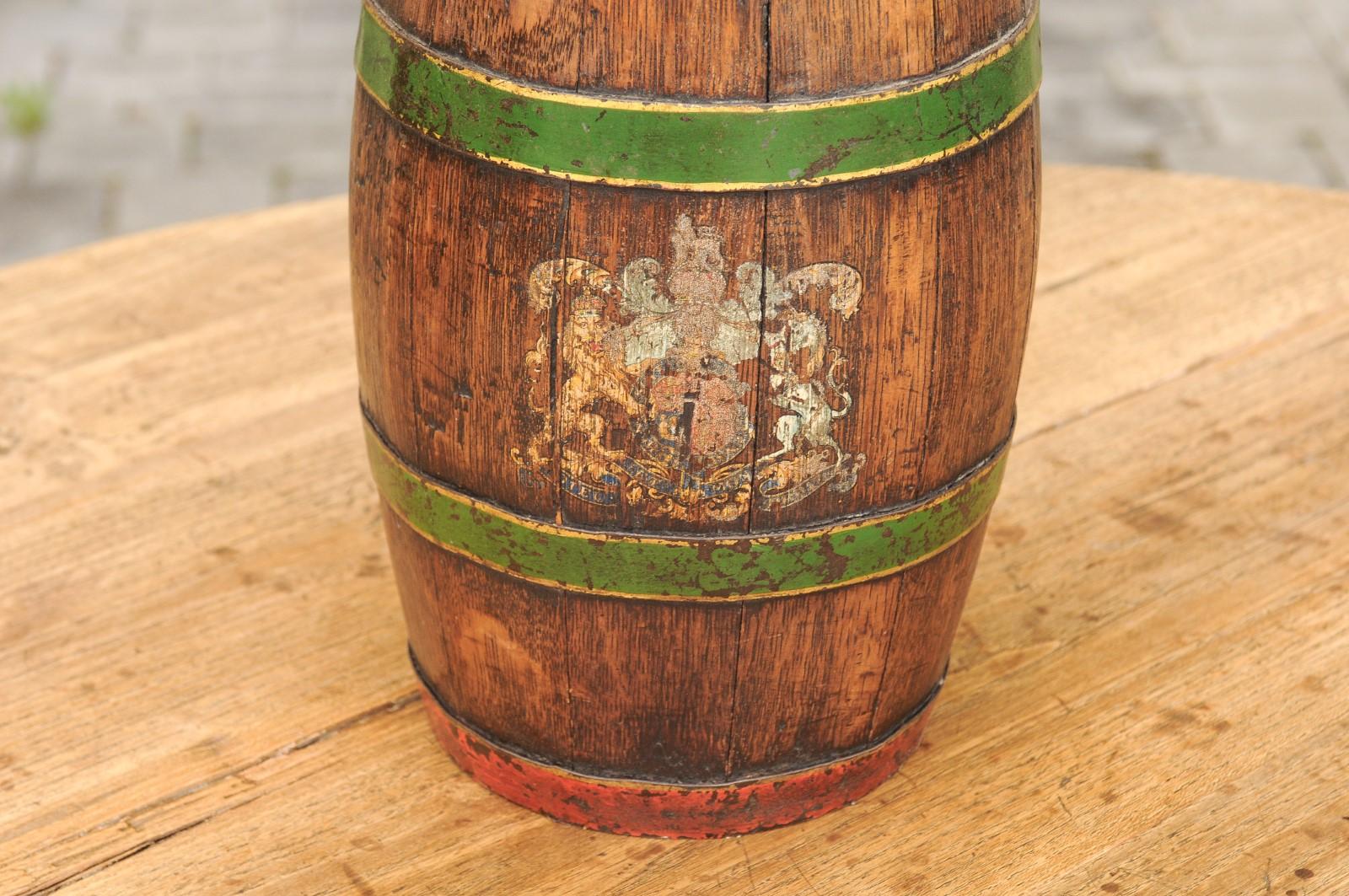 Petite 1900s Rustic English Edwardian Wooden Barrel with Green and Red Accents In Good Condition In Atlanta, GA