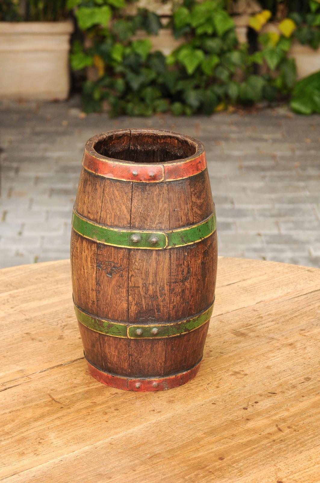 Petite 1900s Rustic English Edwardian Wooden Barrel with Green and Red Accents 2