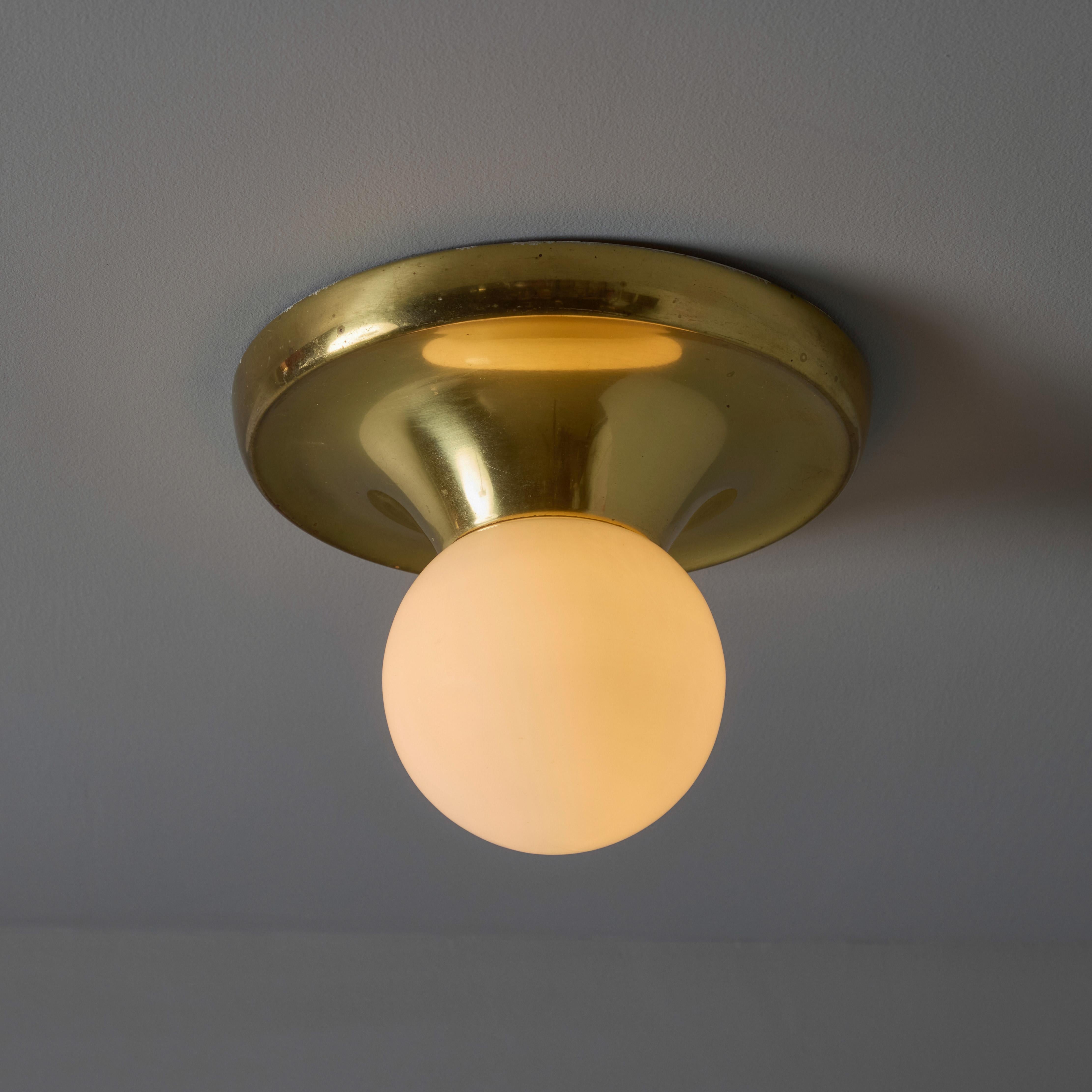 Laiton Petite applique / plafonnier « Light Ball » Achille Castiglioni & Pier Giacomo des années 1960