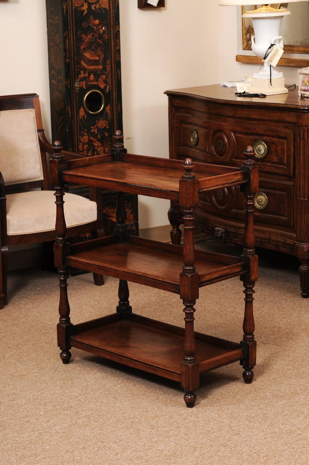 Pequeño carrito/estantería de caoba alargada inglesa del siglo XIX con 3 niveles en venta 6