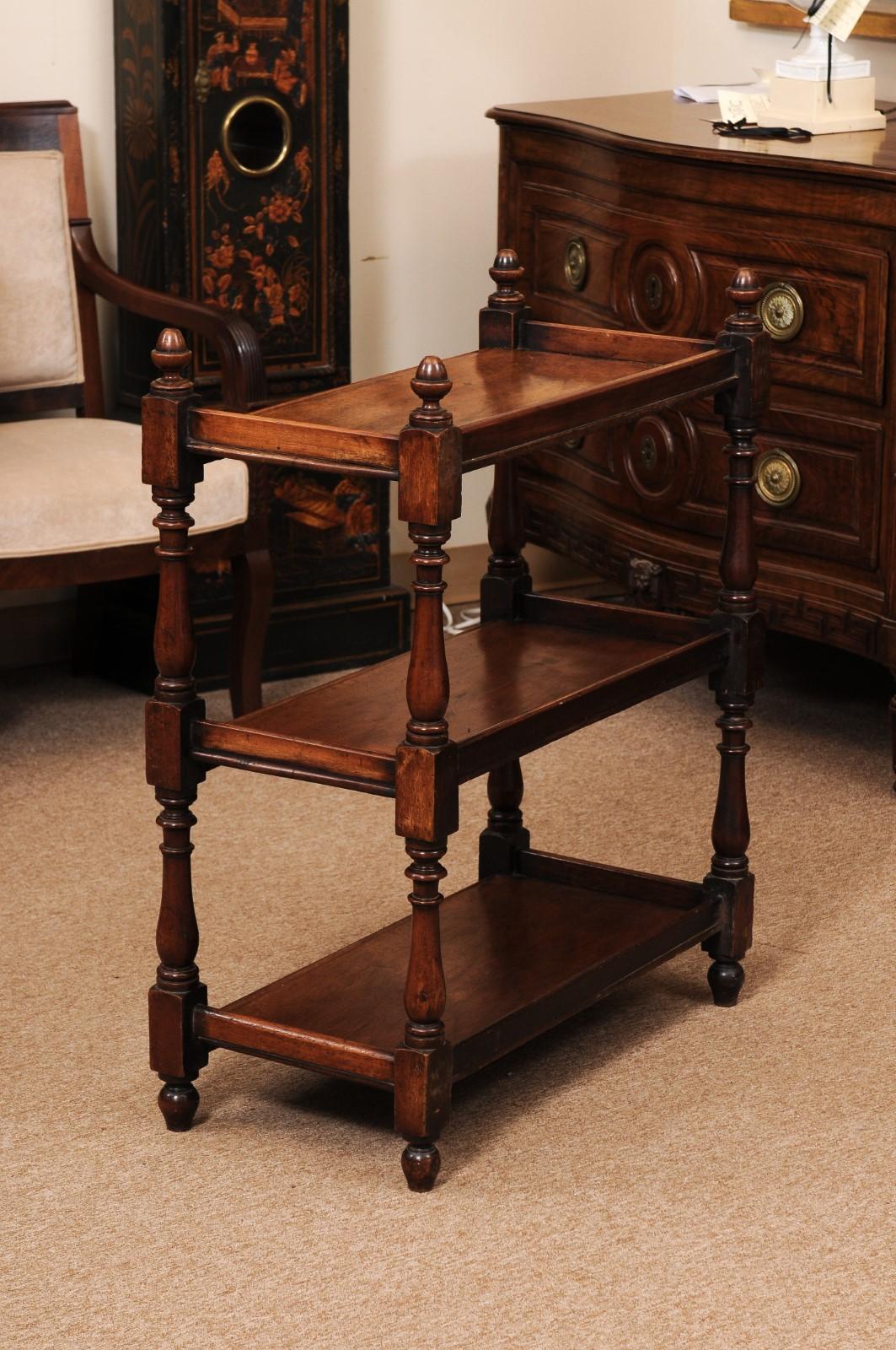 Pequeño carrito/estantería de caoba alargada inglesa del siglo XIX con 3 niveles en venta 4
