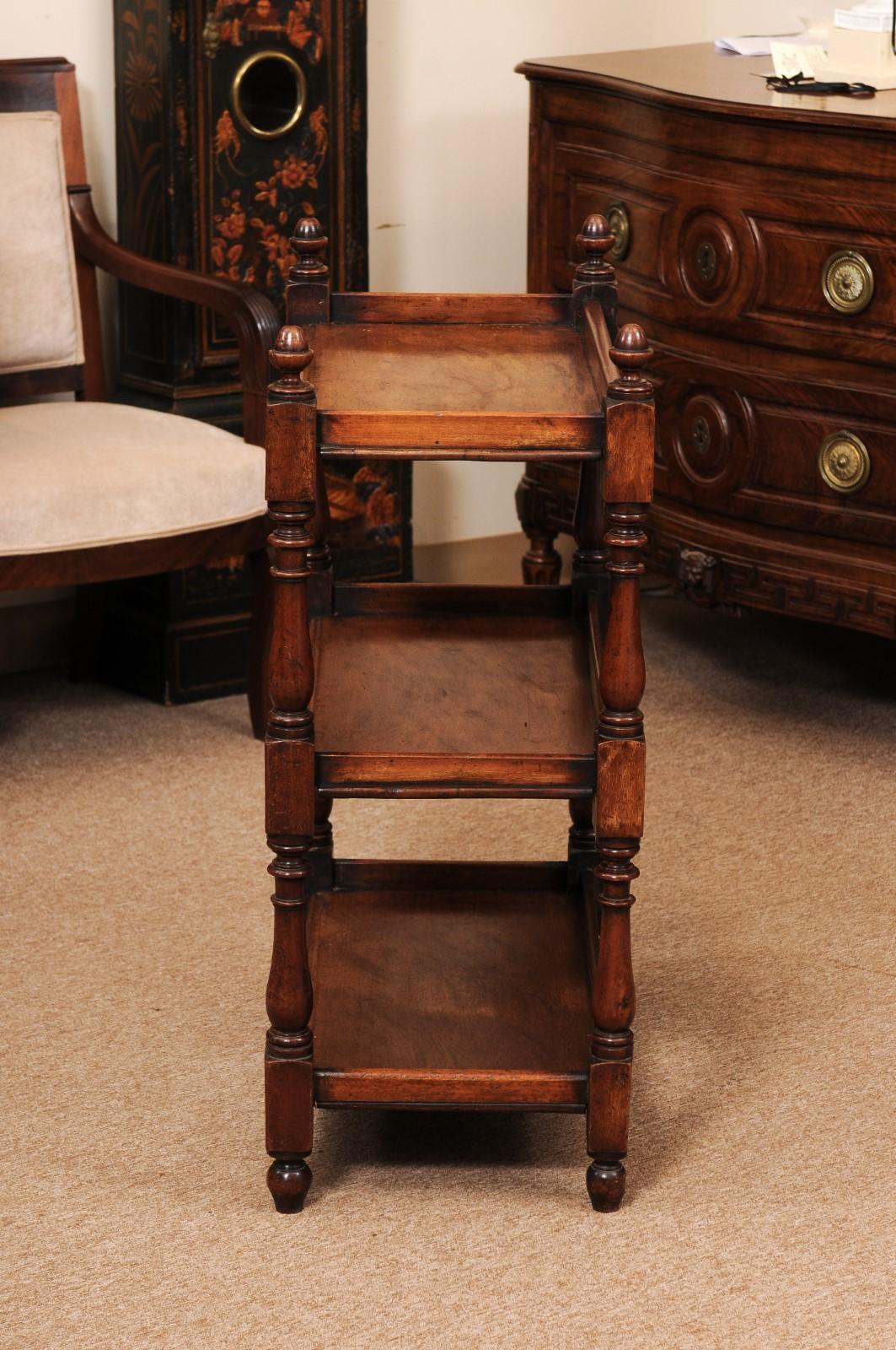 Pequeño carrito/estantería de caoba alargada inglesa del siglo XIX con 3 niveles en venta 5