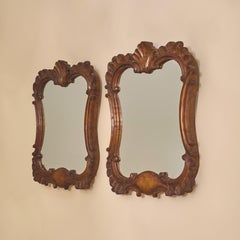Petit miroir mural français du XIXe siècle en bois sculpté - 2 exemplaires disponibles