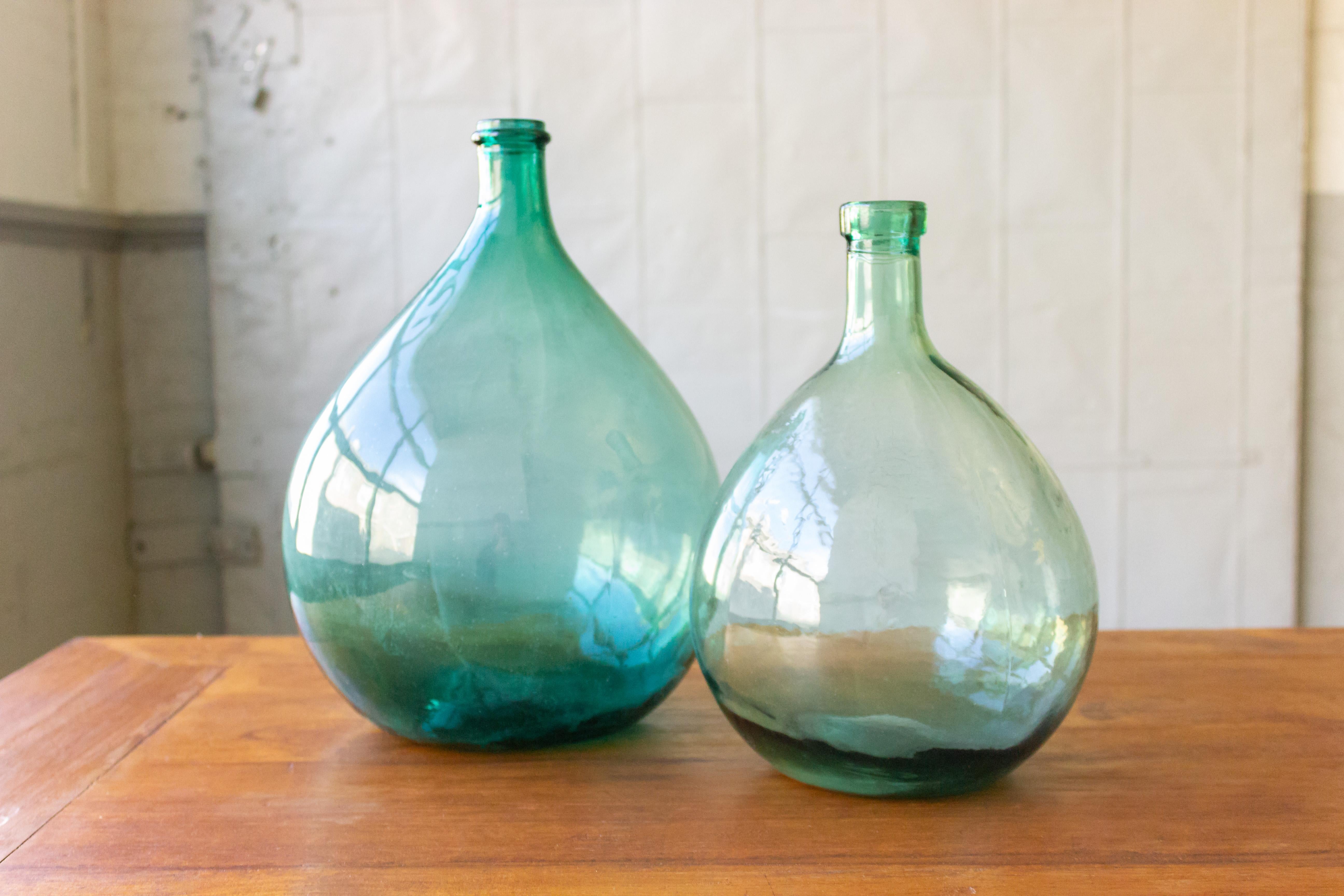 Petite 19th Century French Glass Wine Demijohn In Good Condition In Buchanan, NY