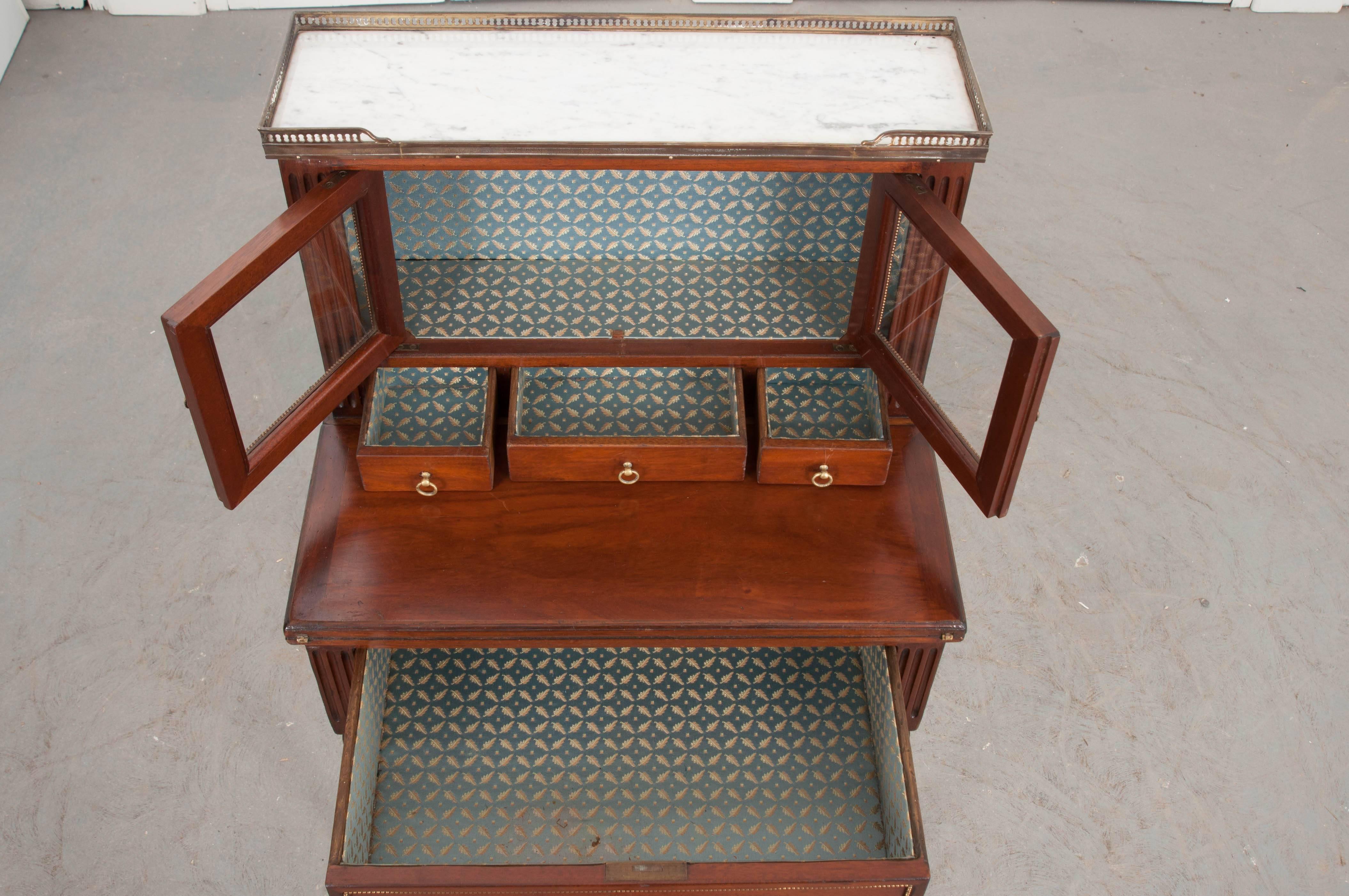 Petite 19th Century French Louis XVI Style Mahogany Desk In Good Condition In Baton Rouge, LA