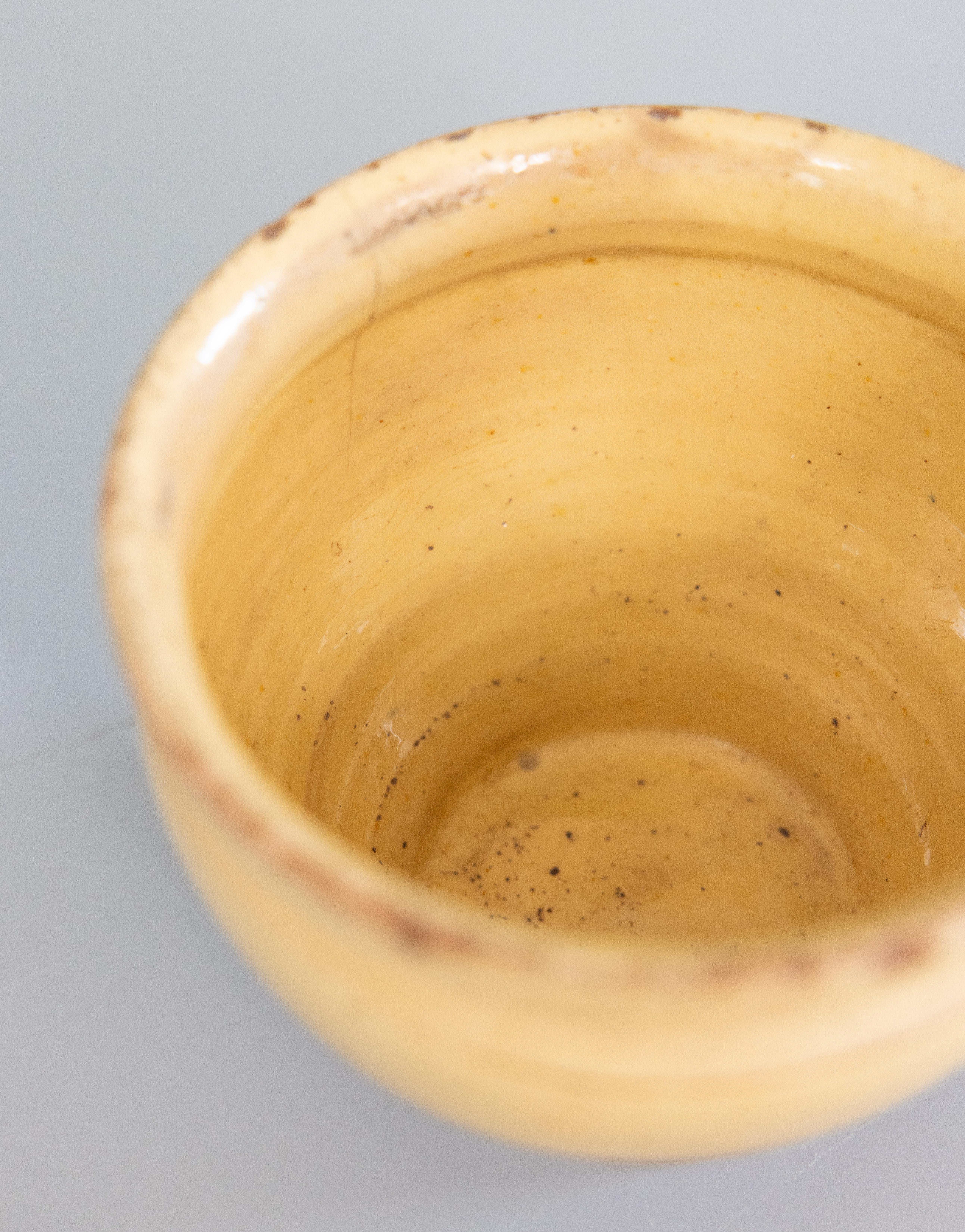 XIXe siècle Petit pot à confit émaillé jaune du 19ème siècle en vente