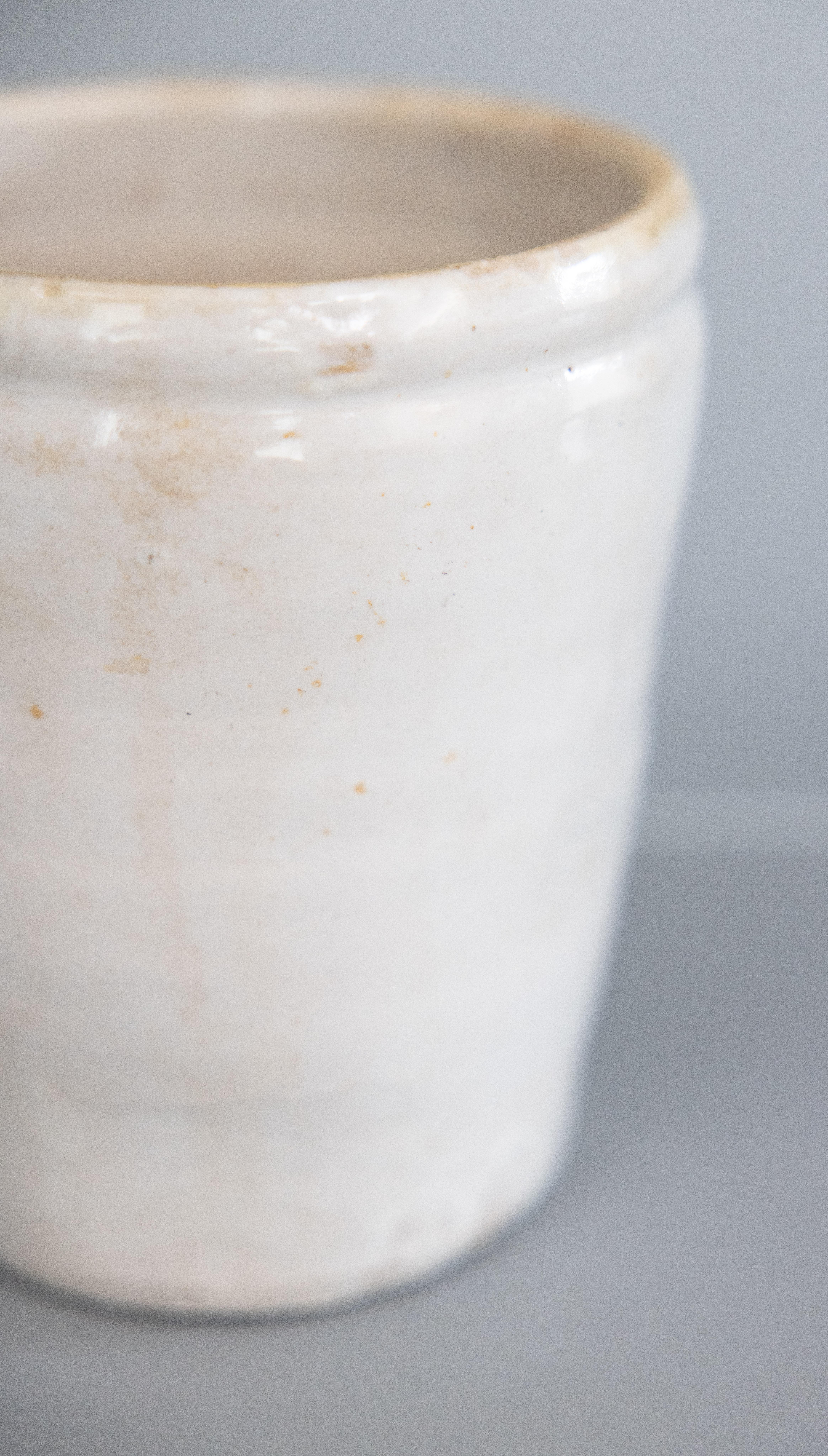 Petit pot émaillé gris du 19ème siècle de Naples Bon état - En vente à Pearland, TX