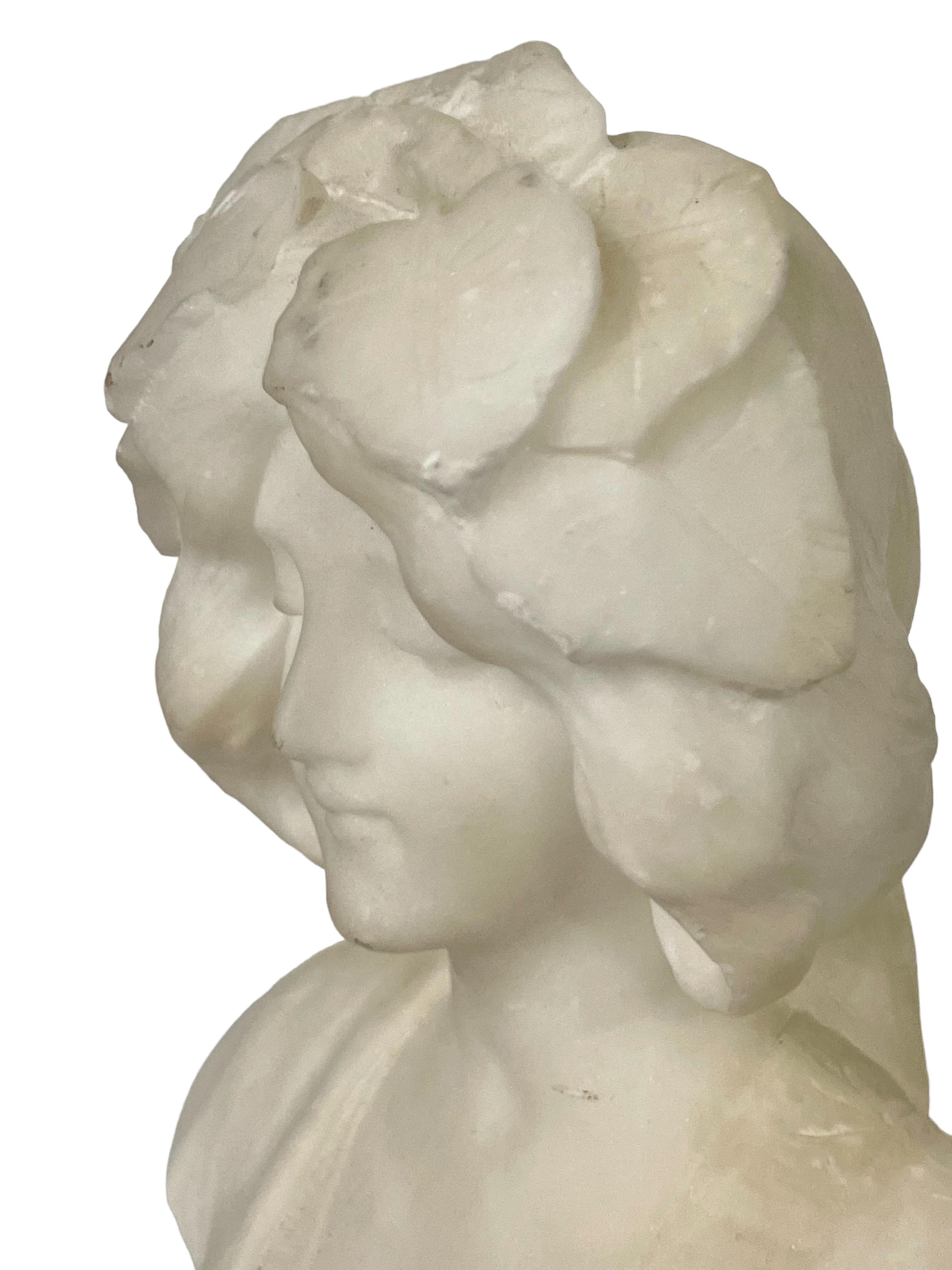Busto Petite Alabuster di una giovane donna in vendita 6