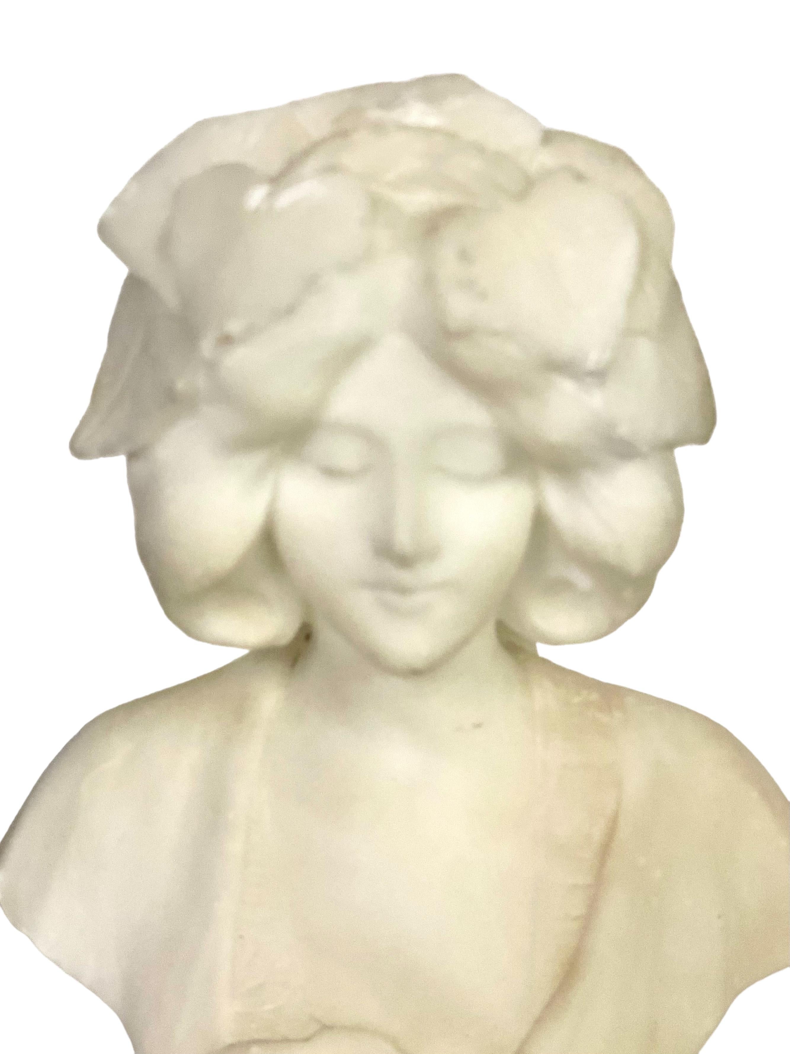 Francese Busto Petite Alabuster di una giovane donna in vendita