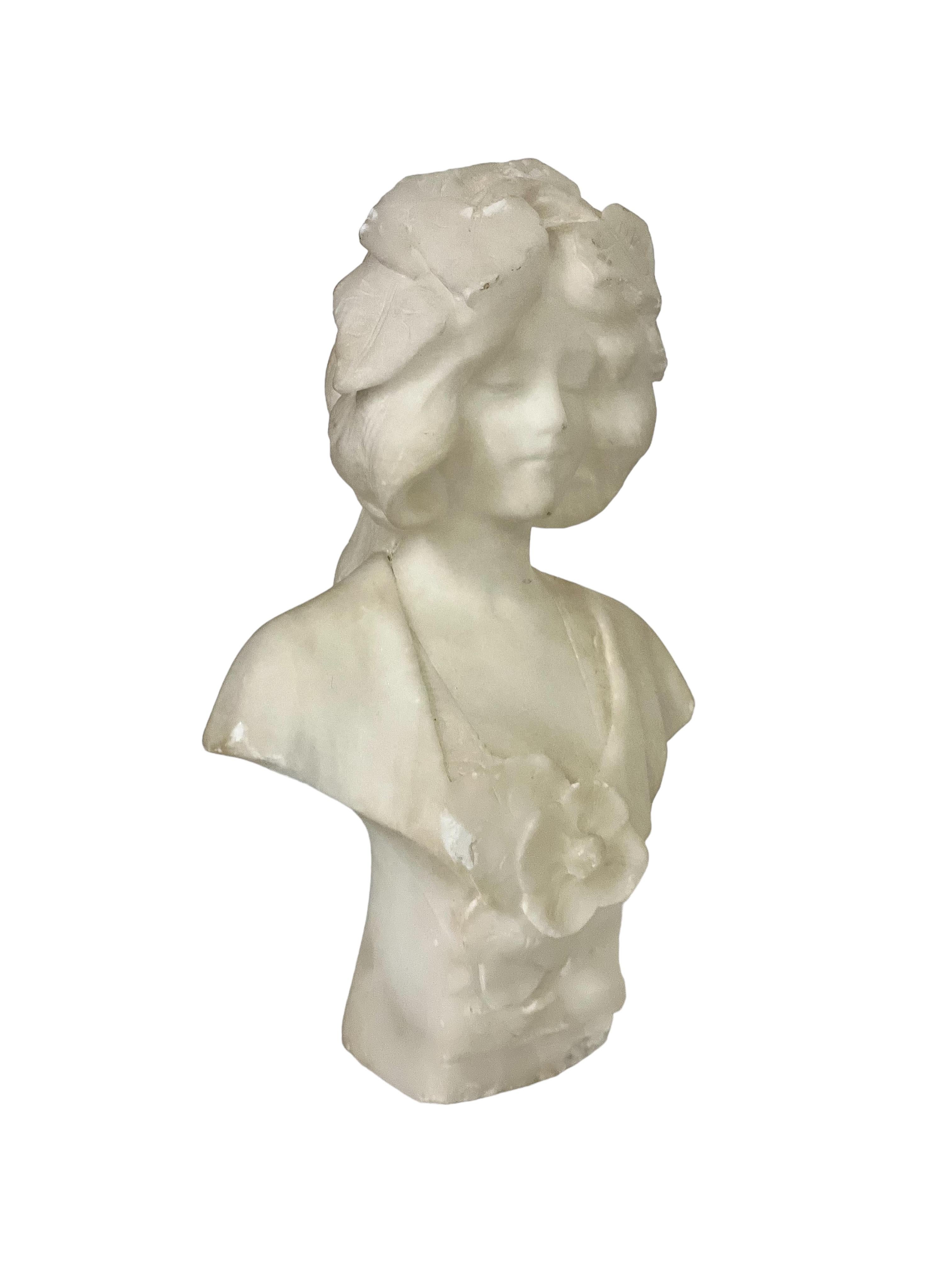 Busto Petite Alabuster di una giovane donna in vendita 2