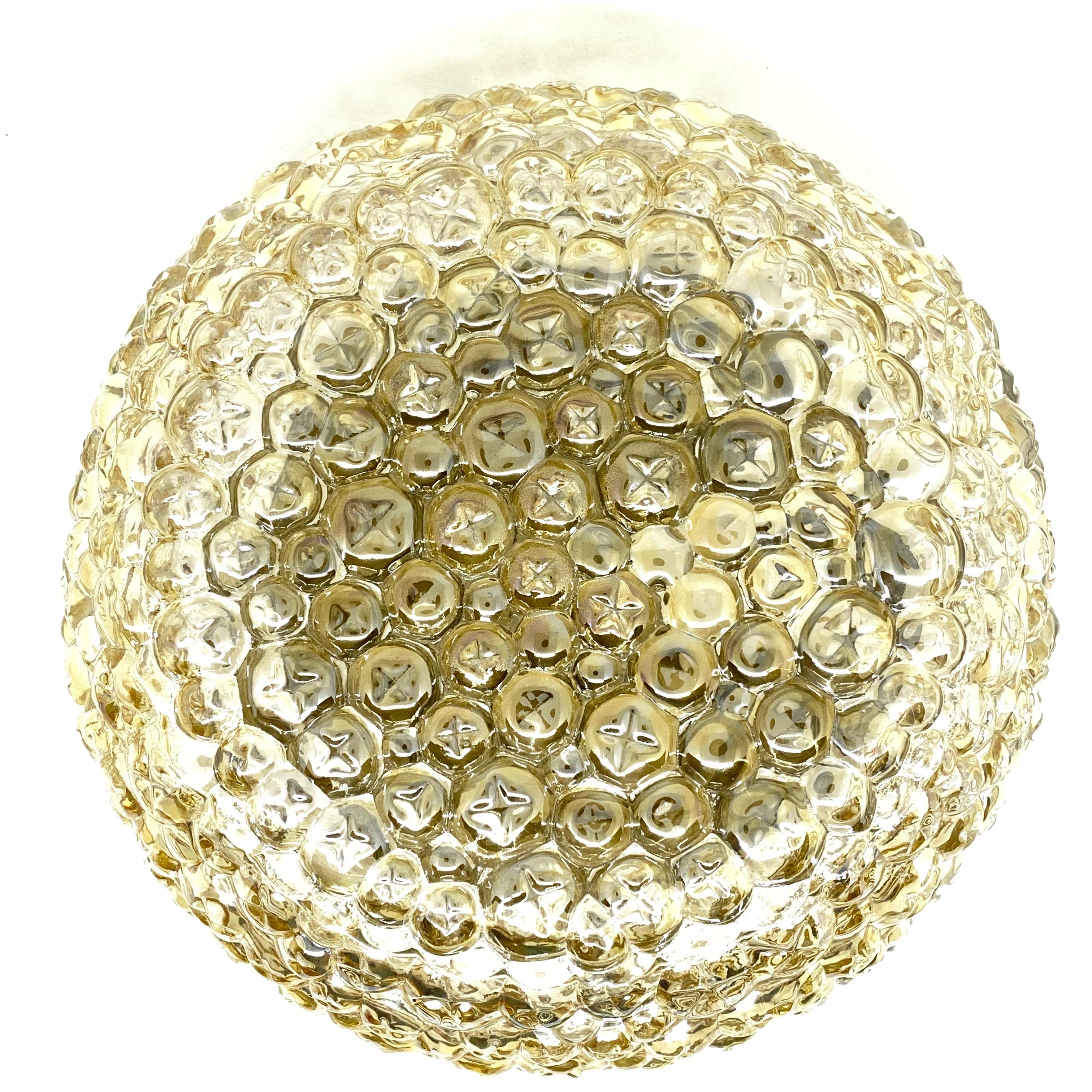 Pequeña lámpara de techo de cristal burbuja ámbar Massive Leuchten, Alemania mediados del siglo XX en venta