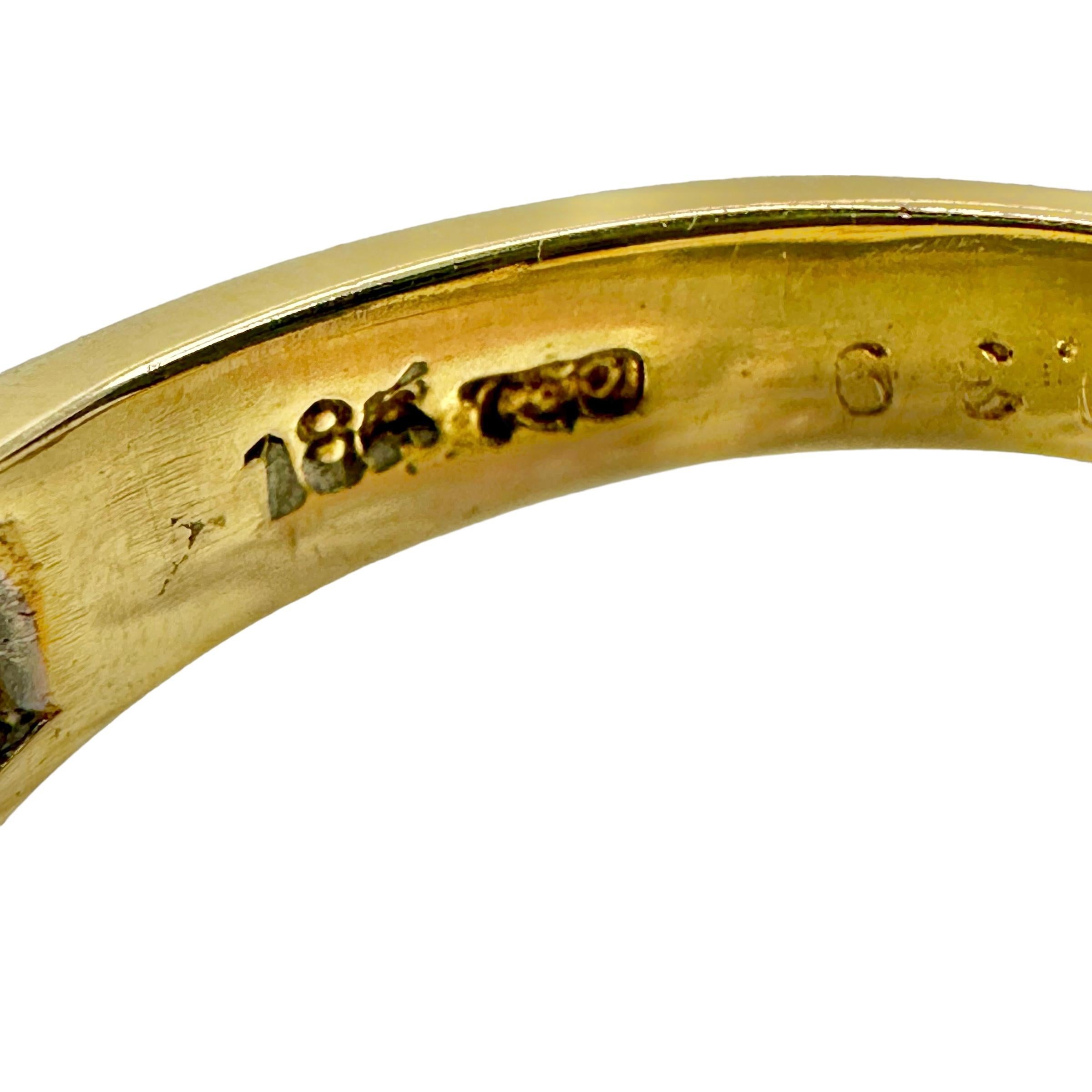 Anello piccolo ed elegante con smeraldo e diamante in oro giallo 18k in vendita 1