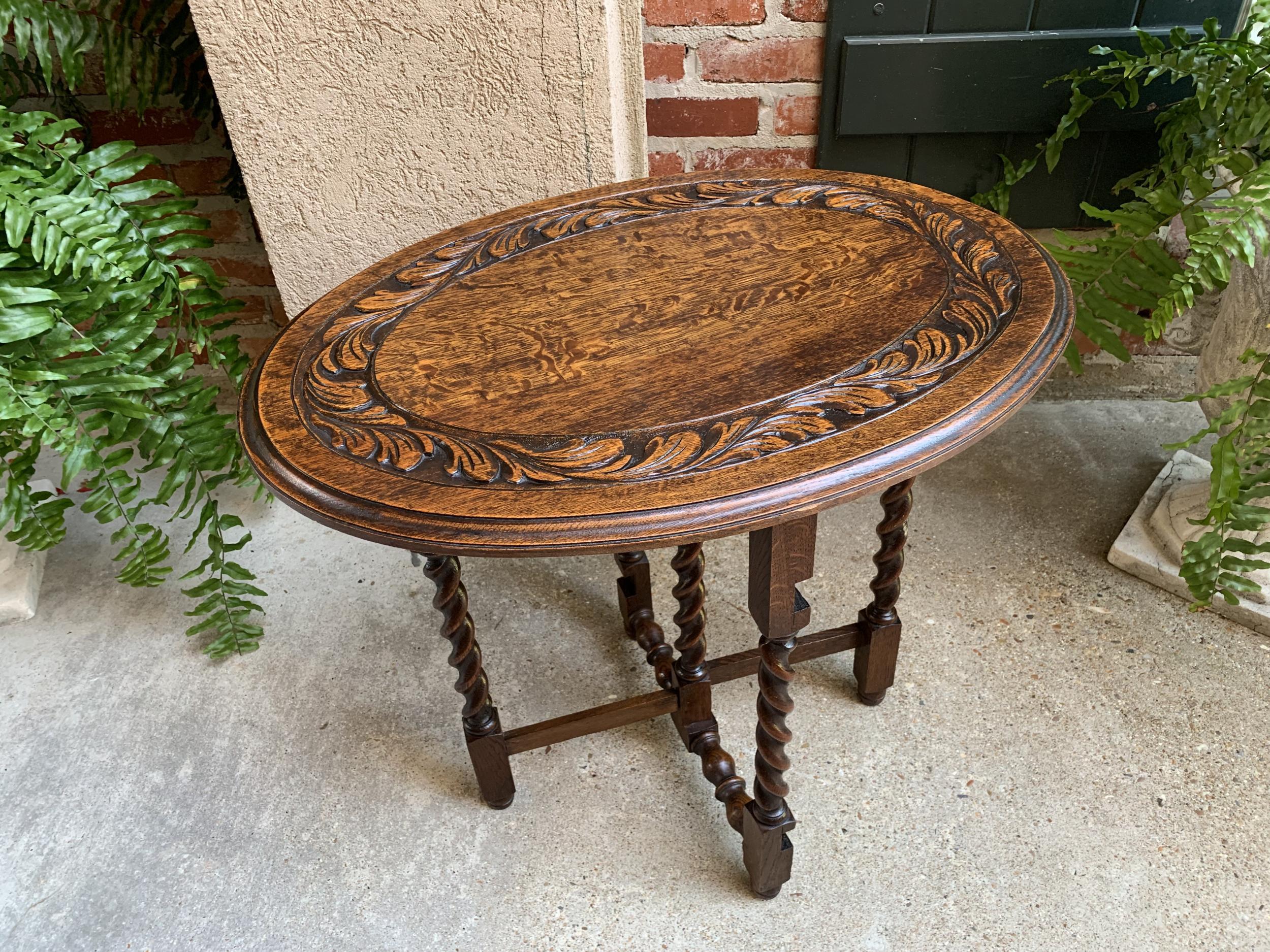 Petite Antique English Carved Tiger Oak Folding Tea Coffee Table Barley Twist In Good Condition In Shreveport, LA