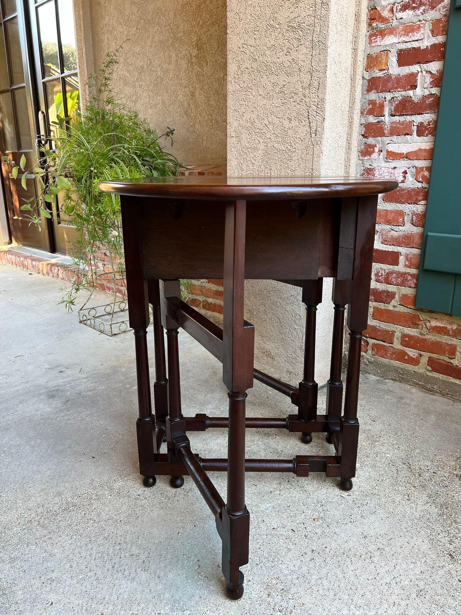 Petite Antique English Drop Leaf Side Sofa Table Mahogany Georgian Gateleg c1800 in vendita 4