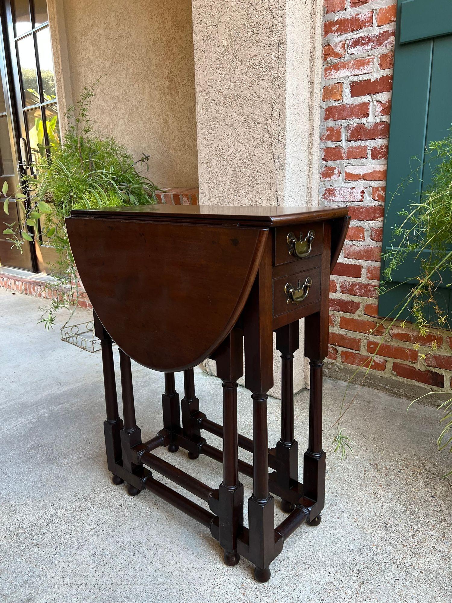 Petite Antique English Drop Leaf Side Sofa Table Mahogany Georgian Gateleg c1800 in vendita 6