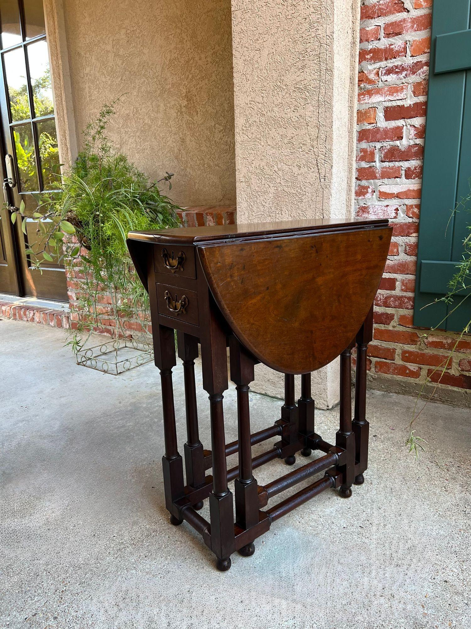 Petite Antique English Drop Leaf Side Sofa Table Mahogany Georgian Gateleg c1800 in vendita 7