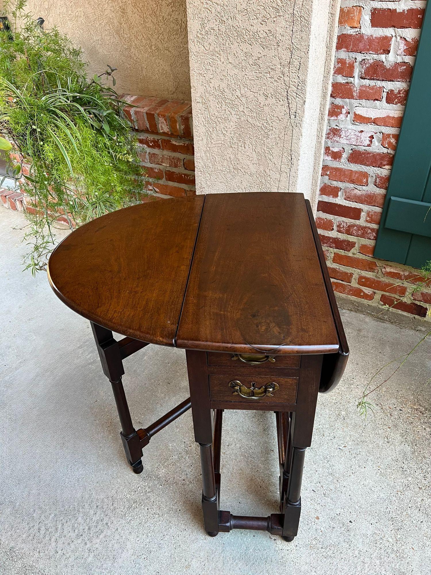 Petite Antique English Drop Leaf Side Sofa Table Mahogany Georgian Gateleg c1800 in vendita 9
