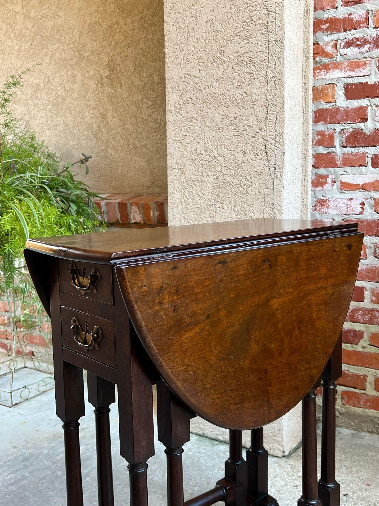 Petite Antique English Drop Leaf Side Sofa Table Mahogany Georgian Gateleg c1800 in vendita 10