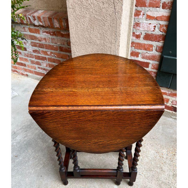 Petite Antique English Oak Drop Leaf Side Sofa Table Barley Twist Gate Leg In Good Condition In Shreveport, LA