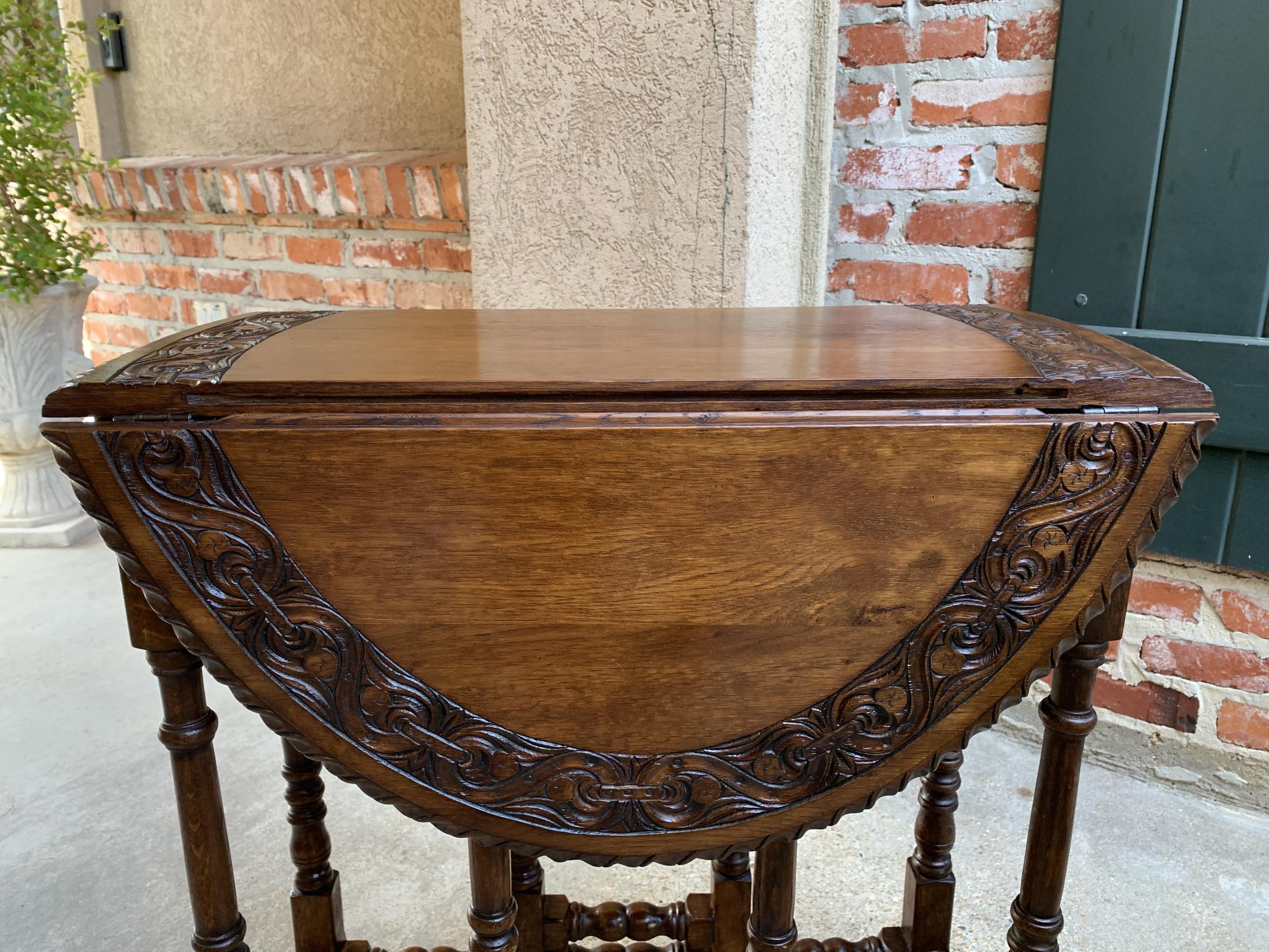 Petite Antique English Oak Side Sofa Wine Table Drop-Leaf Gate Leg Carved Oval In Good Condition In Shreveport, LA