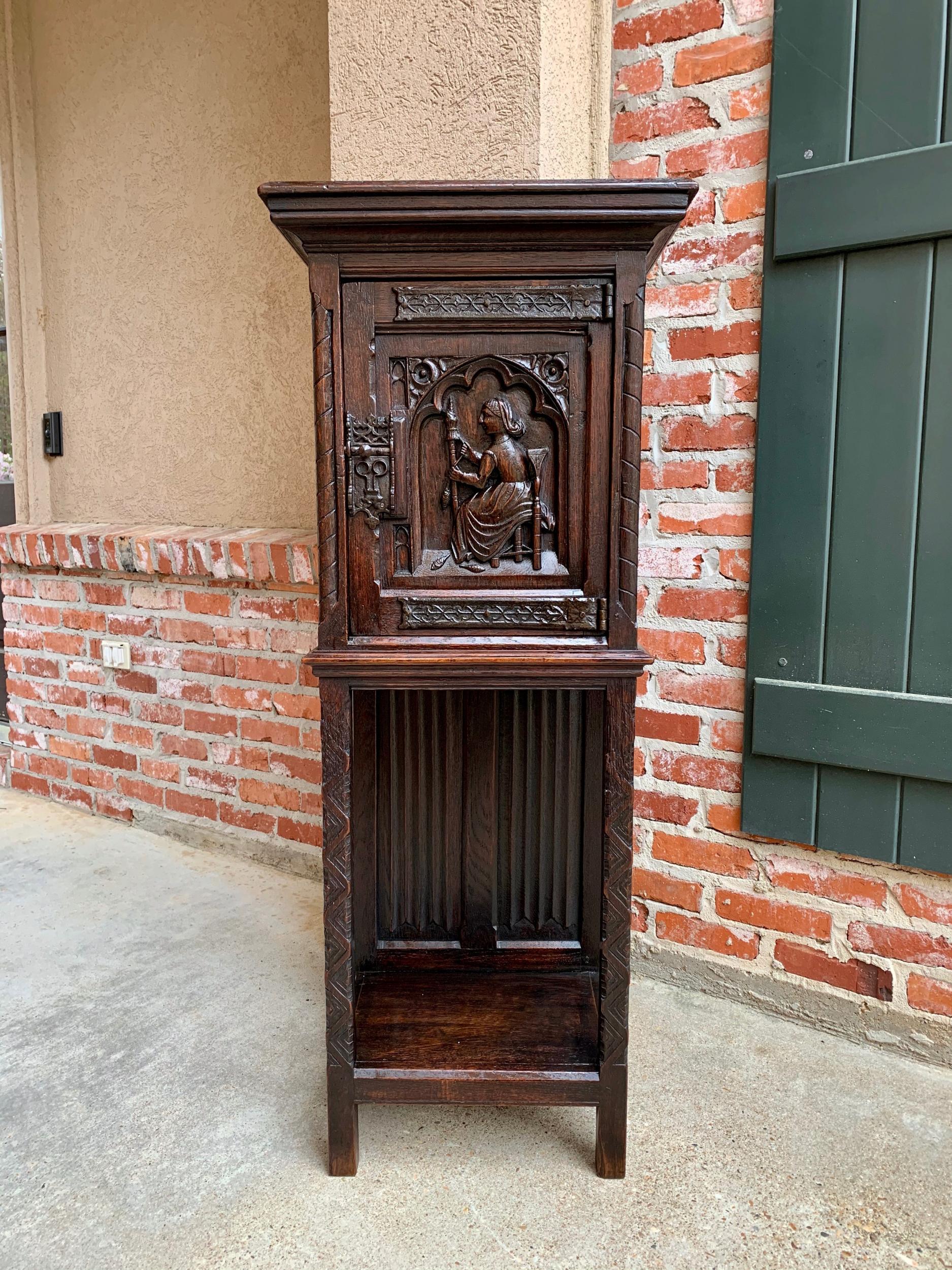 Petite Antique French Carved Oak Gothic Vestment Cabinet Display Bookcase 19th C For Sale 7