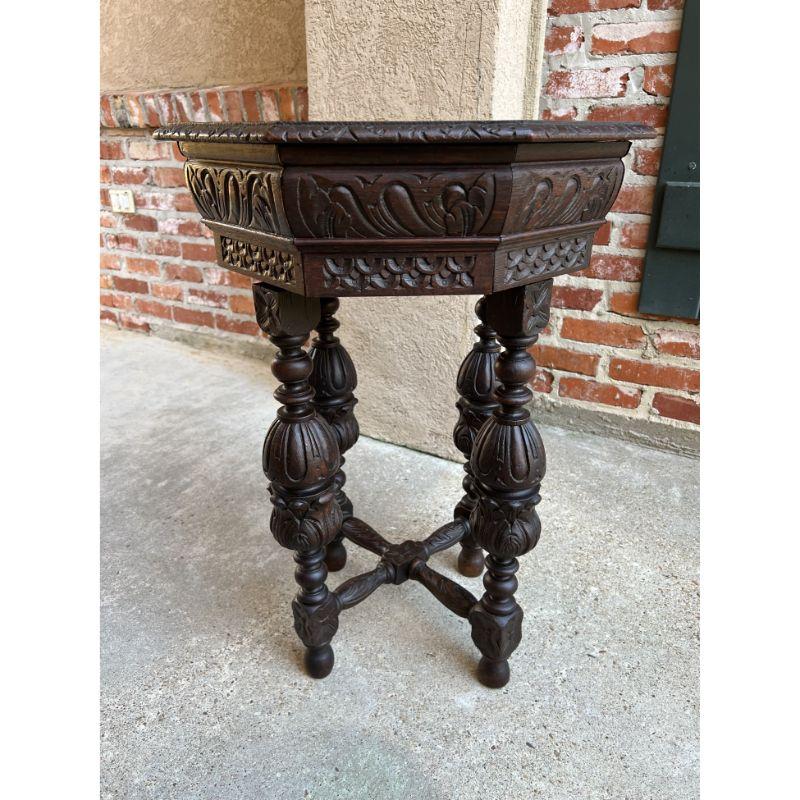 Petite Antique French Carved Oak Octagon Center Table Side End Renaissance In Good Condition In Shreveport, LA