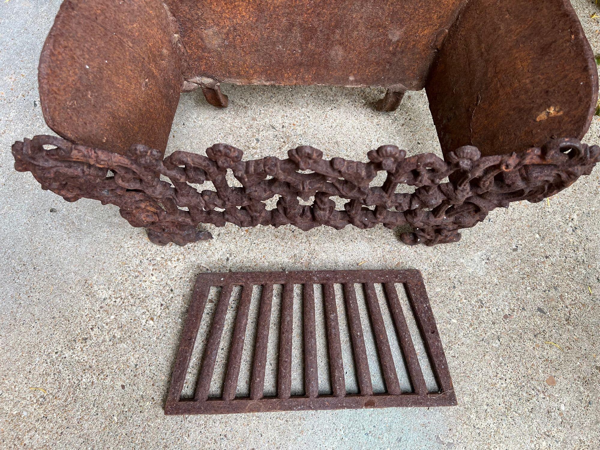 Petite Antique French Cast Iron Planter Jardinière Basket Grate Corneau c1880 For Sale 6
