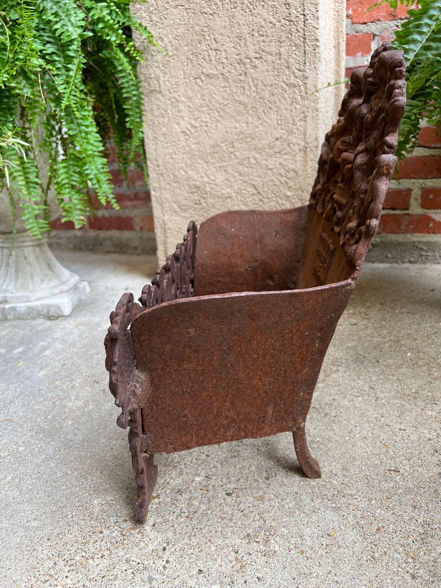 Petite Antique French Cast Iron Planter Jardinière Basket Grate Corneau c1880 For Sale 4
